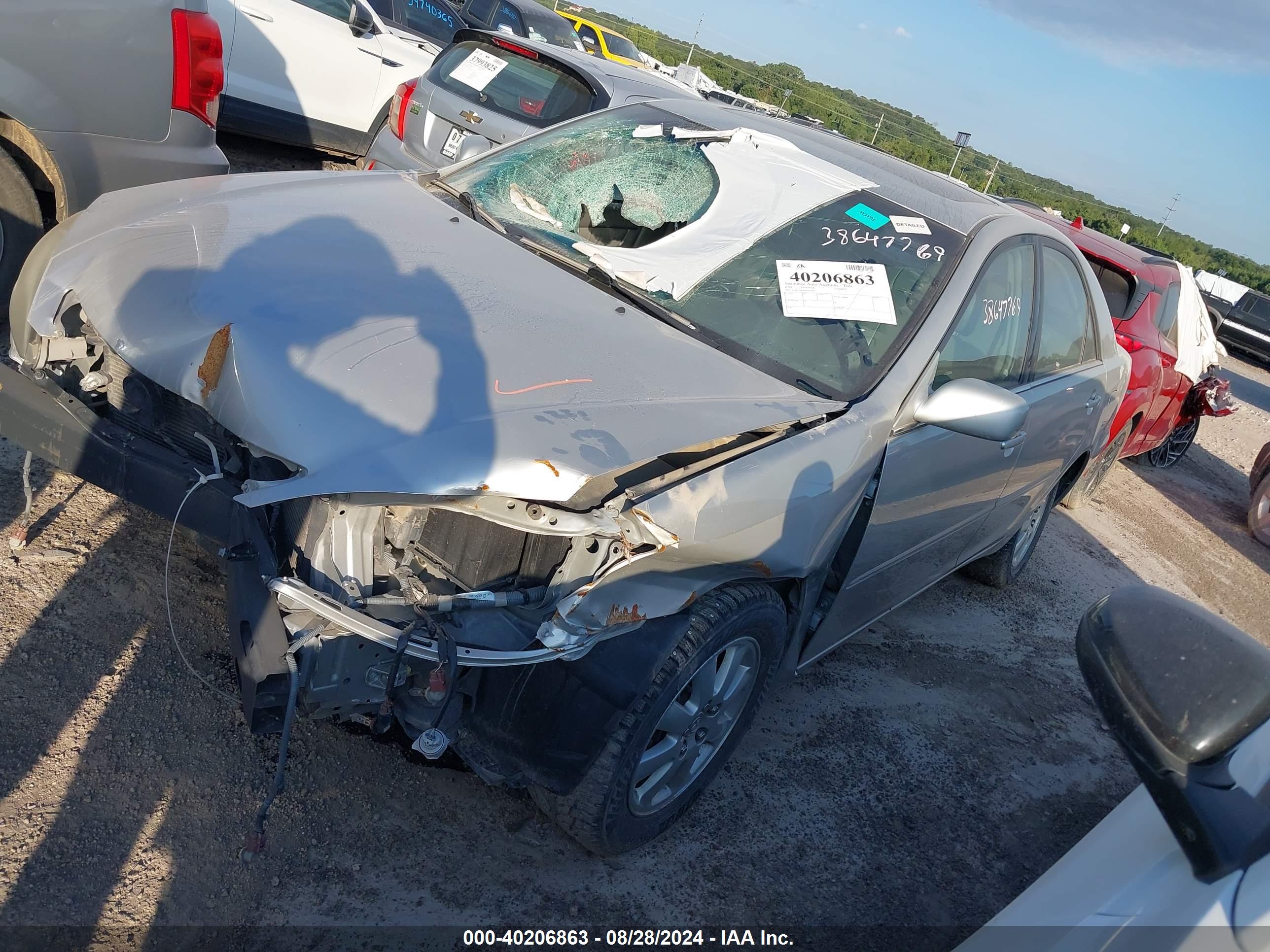 TOYOTA CAMRY image 2