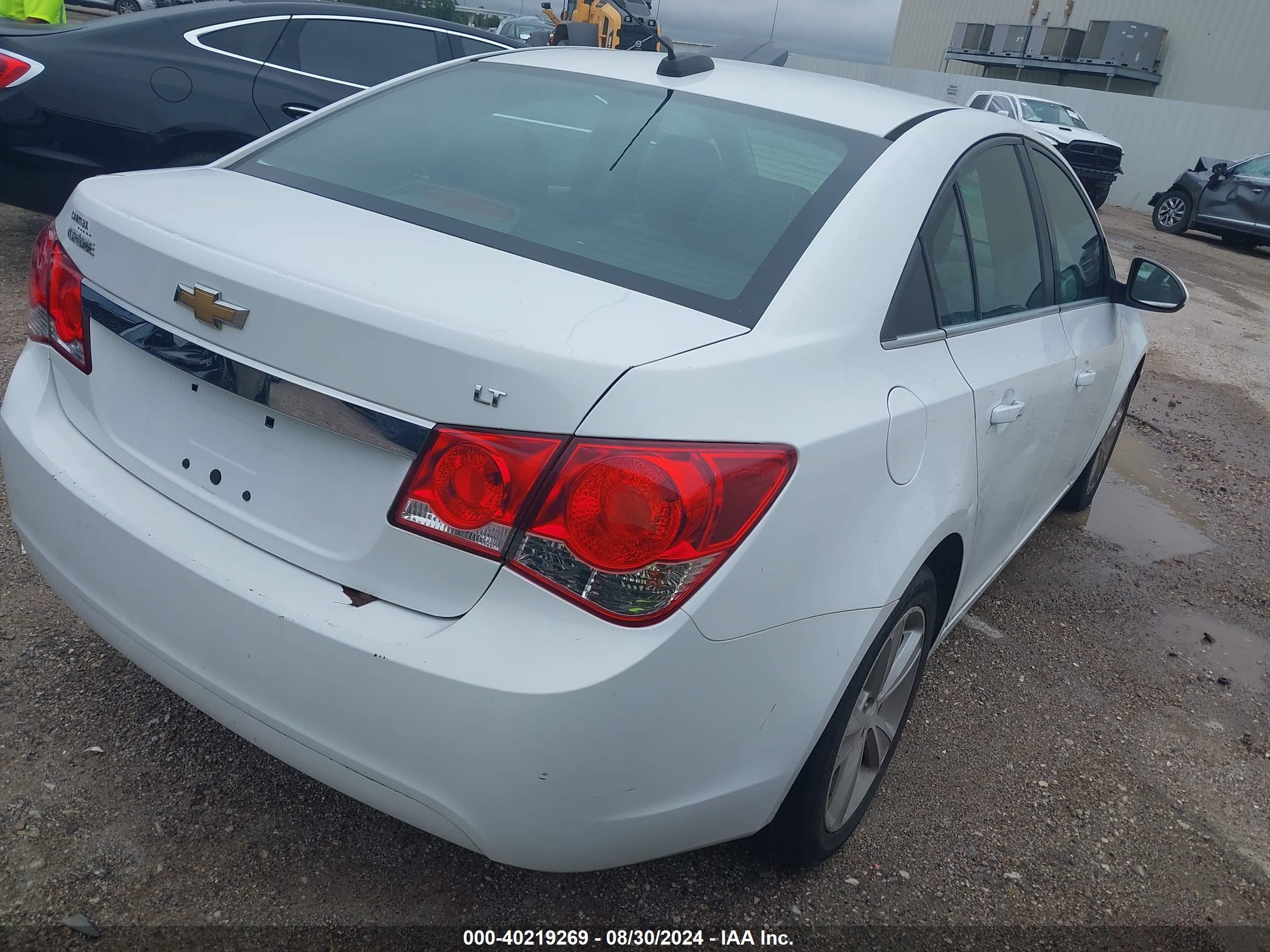 CHEVROLET CRUZE image 4
