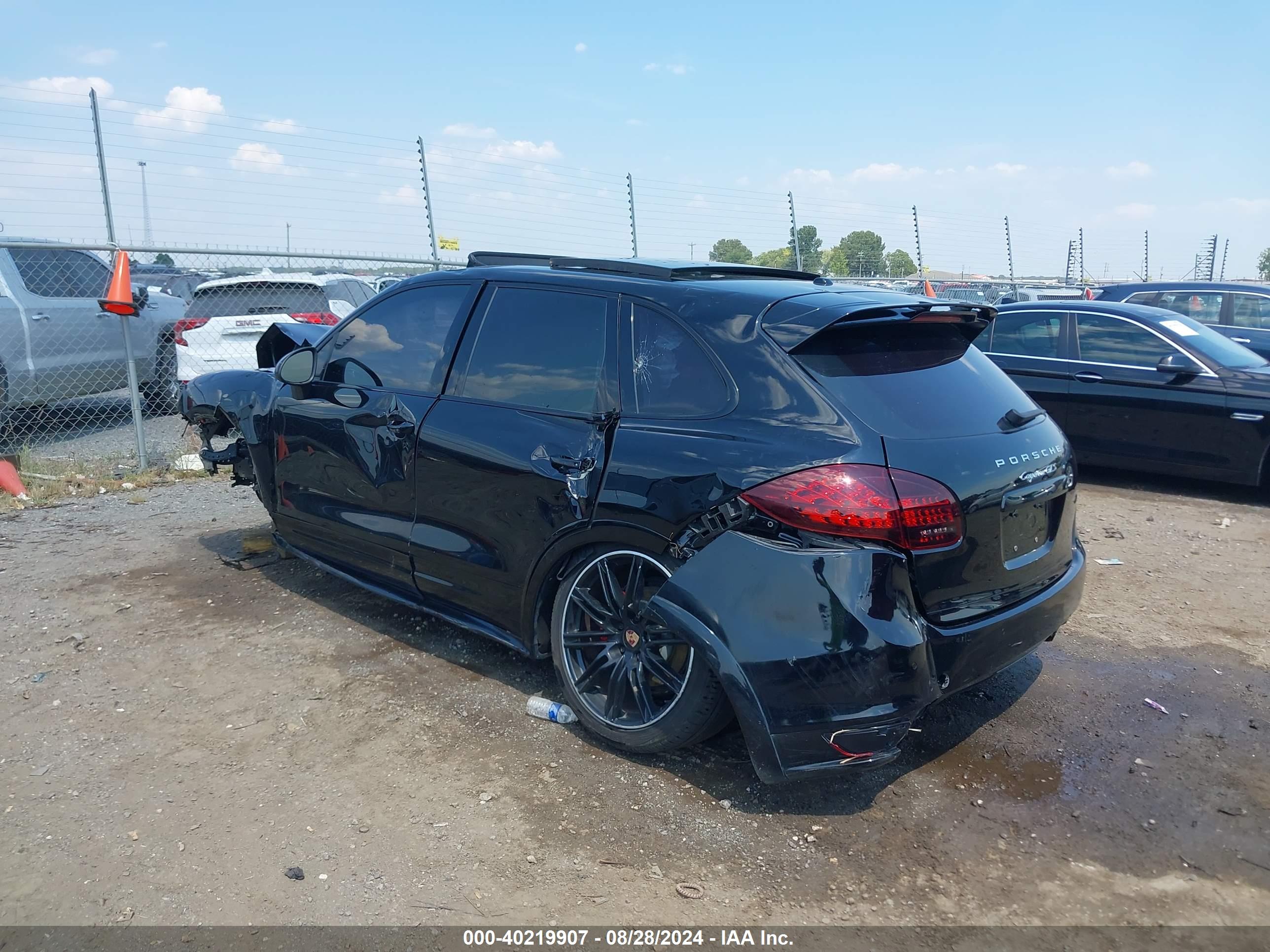 PORSCHE CAYENNE image 3
