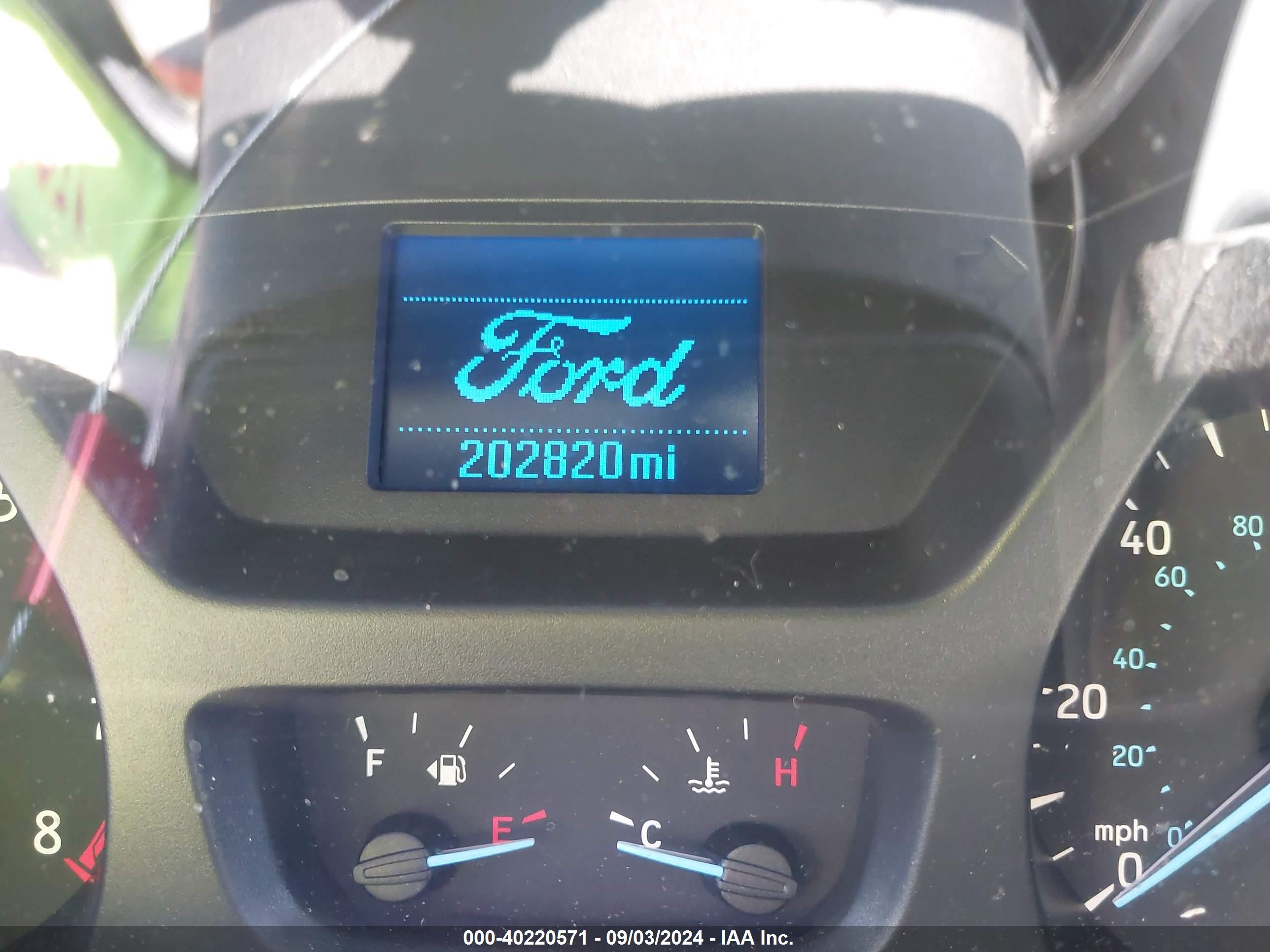 FORD TRANSIT-150 image 7
