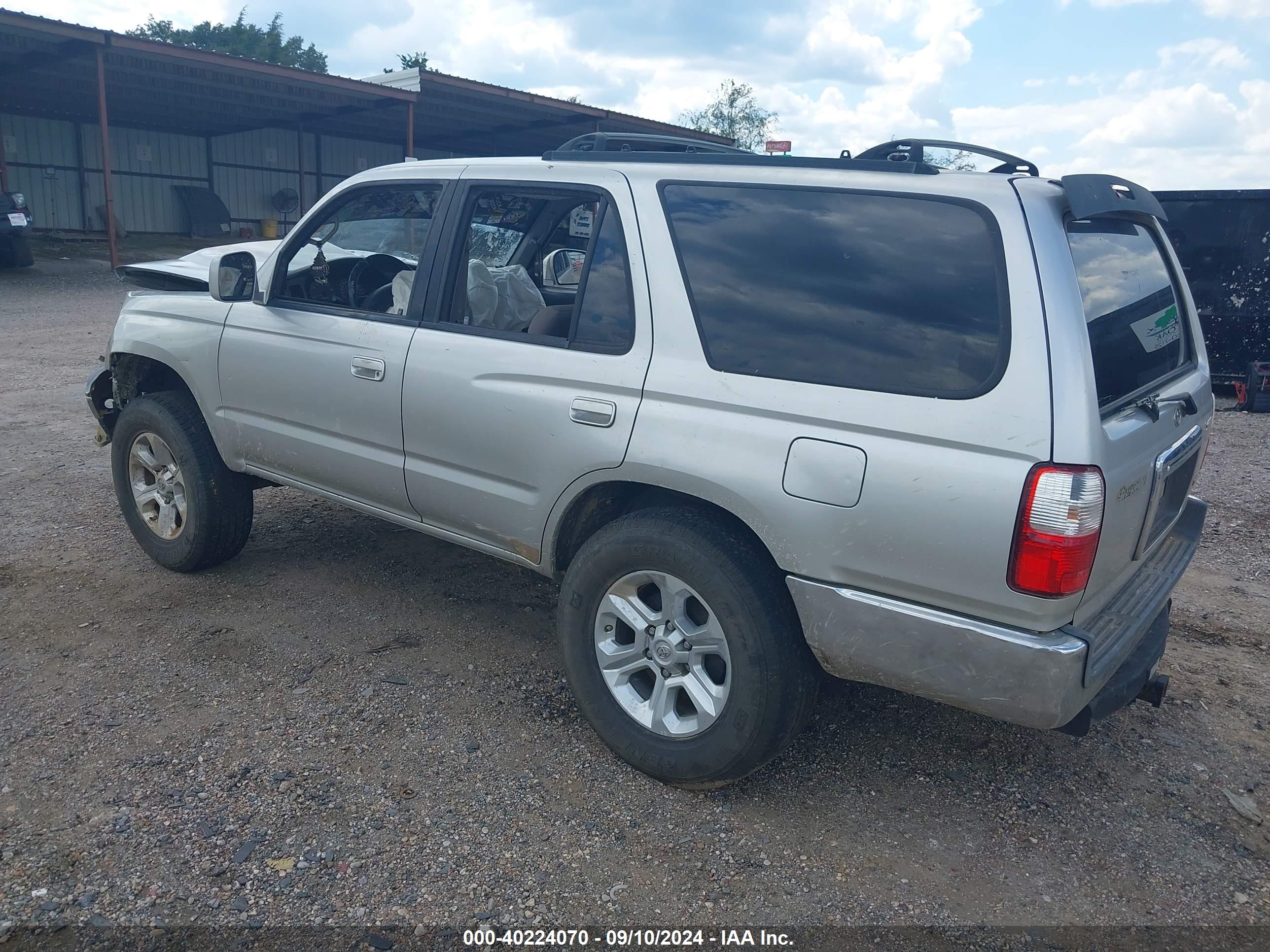 TOYOTA 4RUNNER image 3