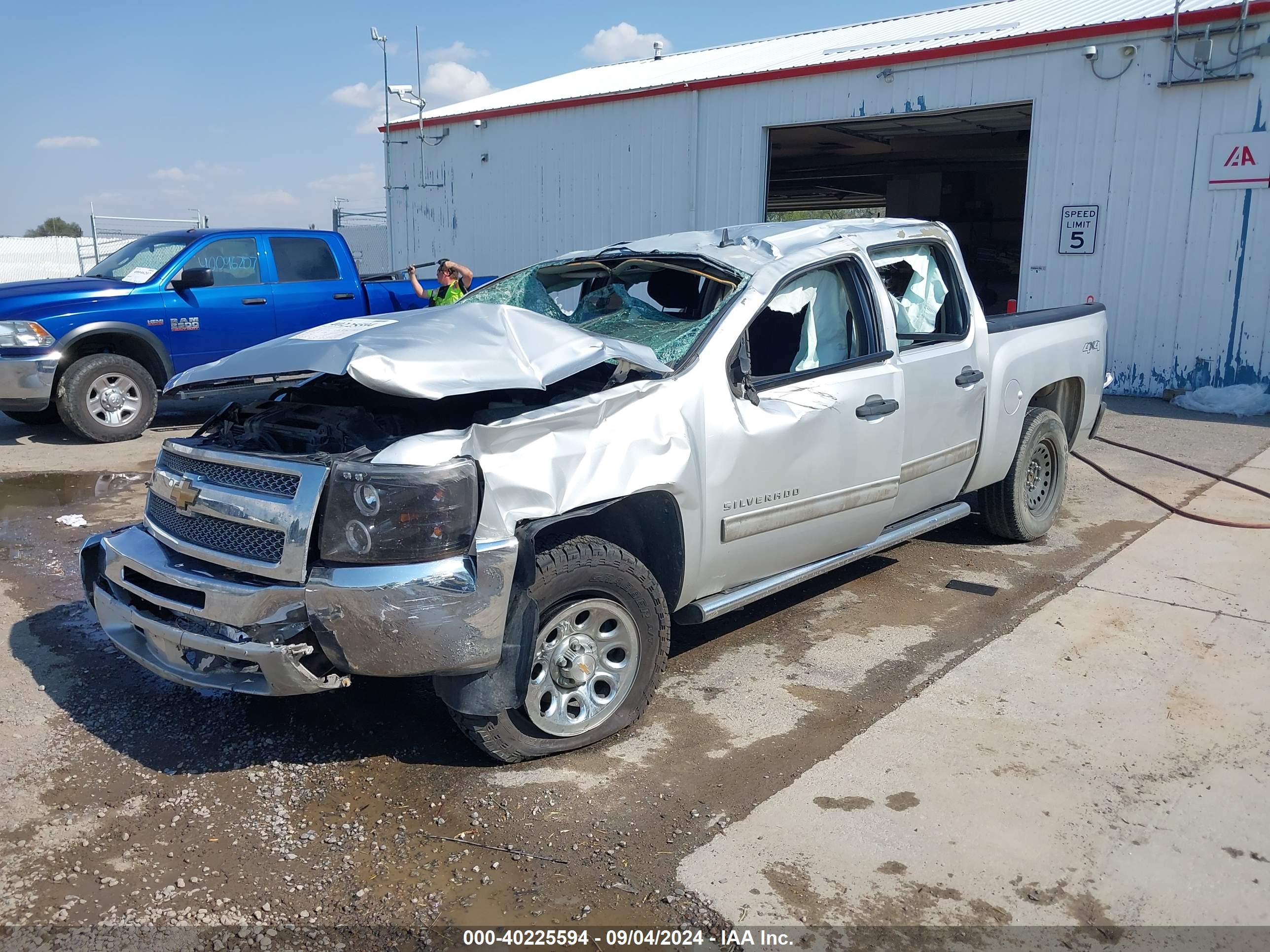 CHEVROLET SILVERADO image 2