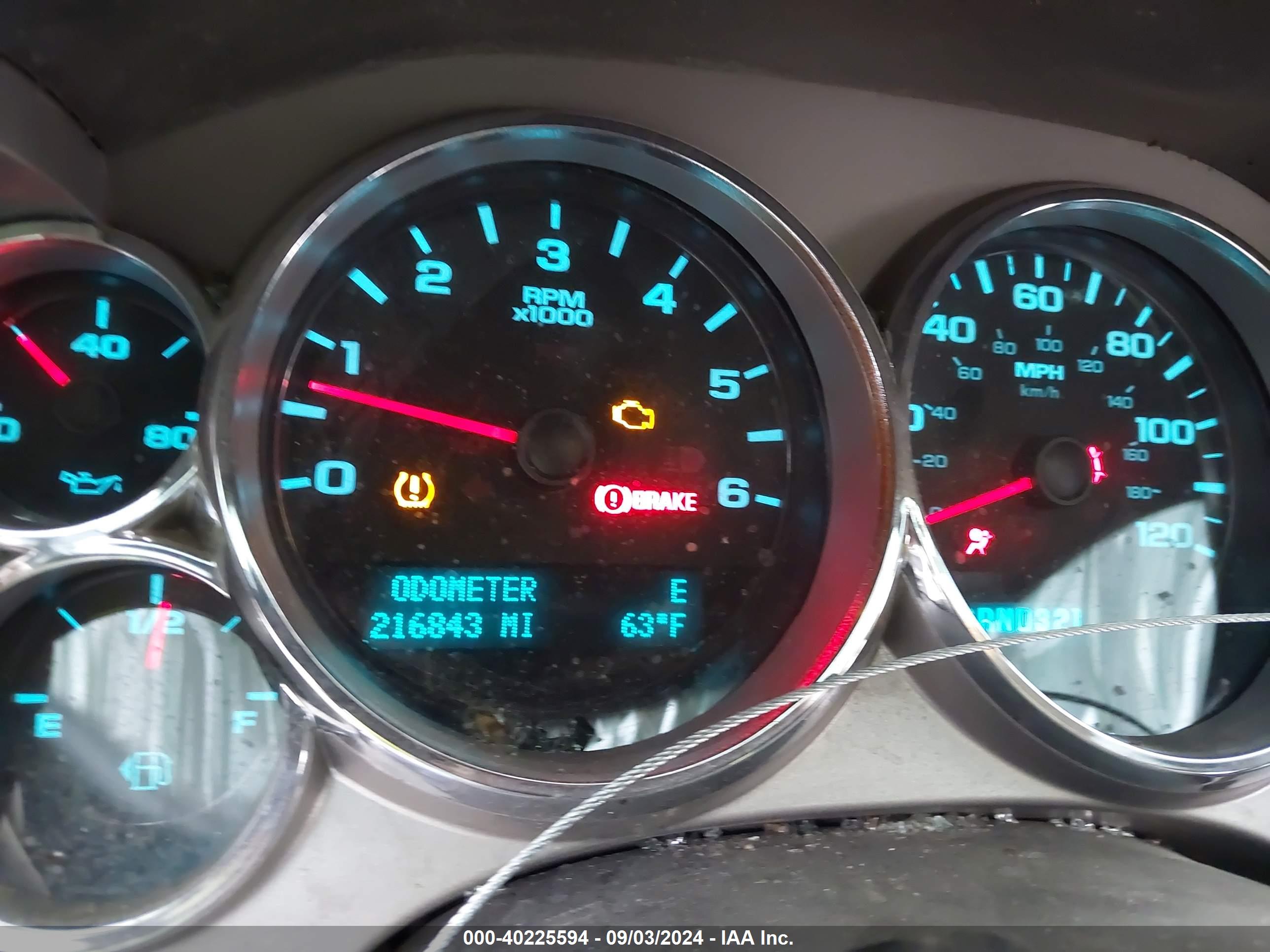 CHEVROLET SILVERADO image 7
