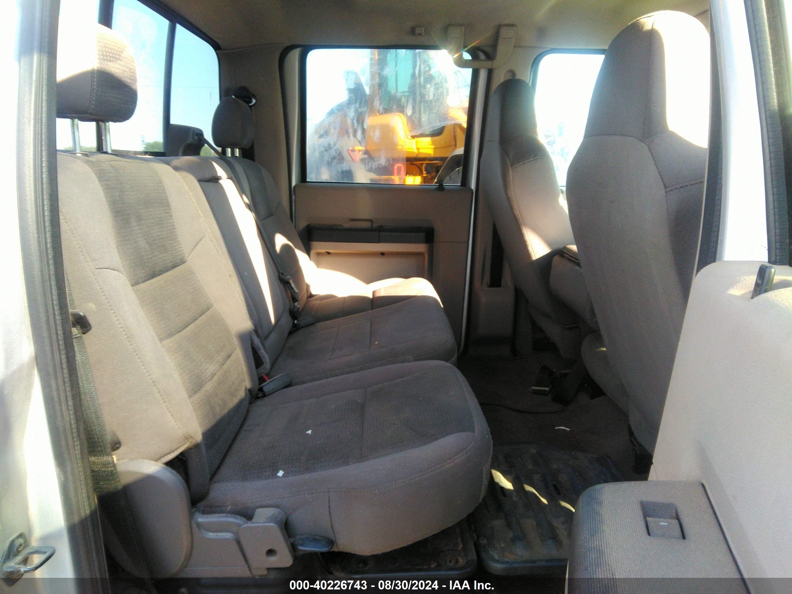 FORD F-350 image 8