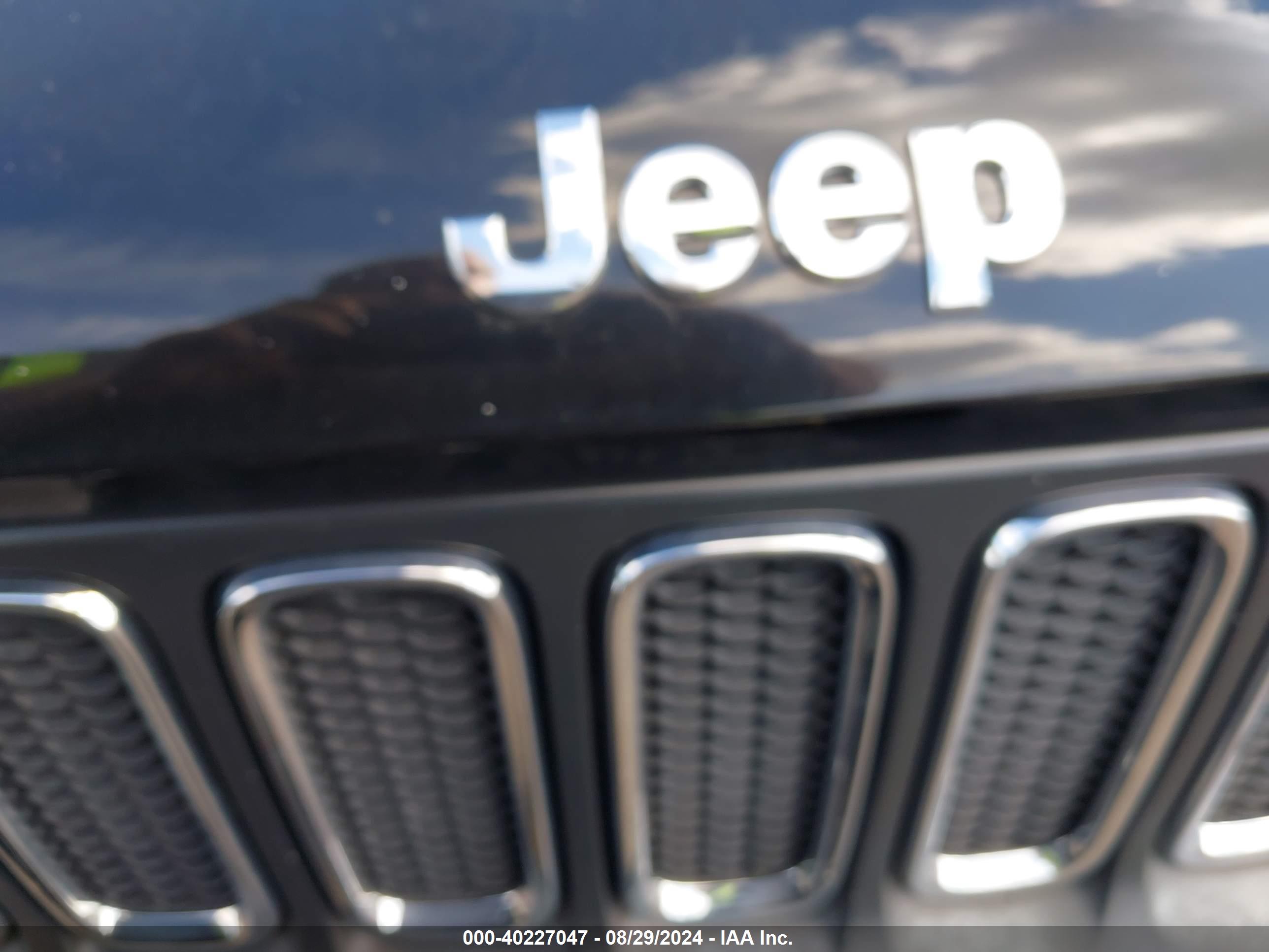 JEEP RENEGADE image 10