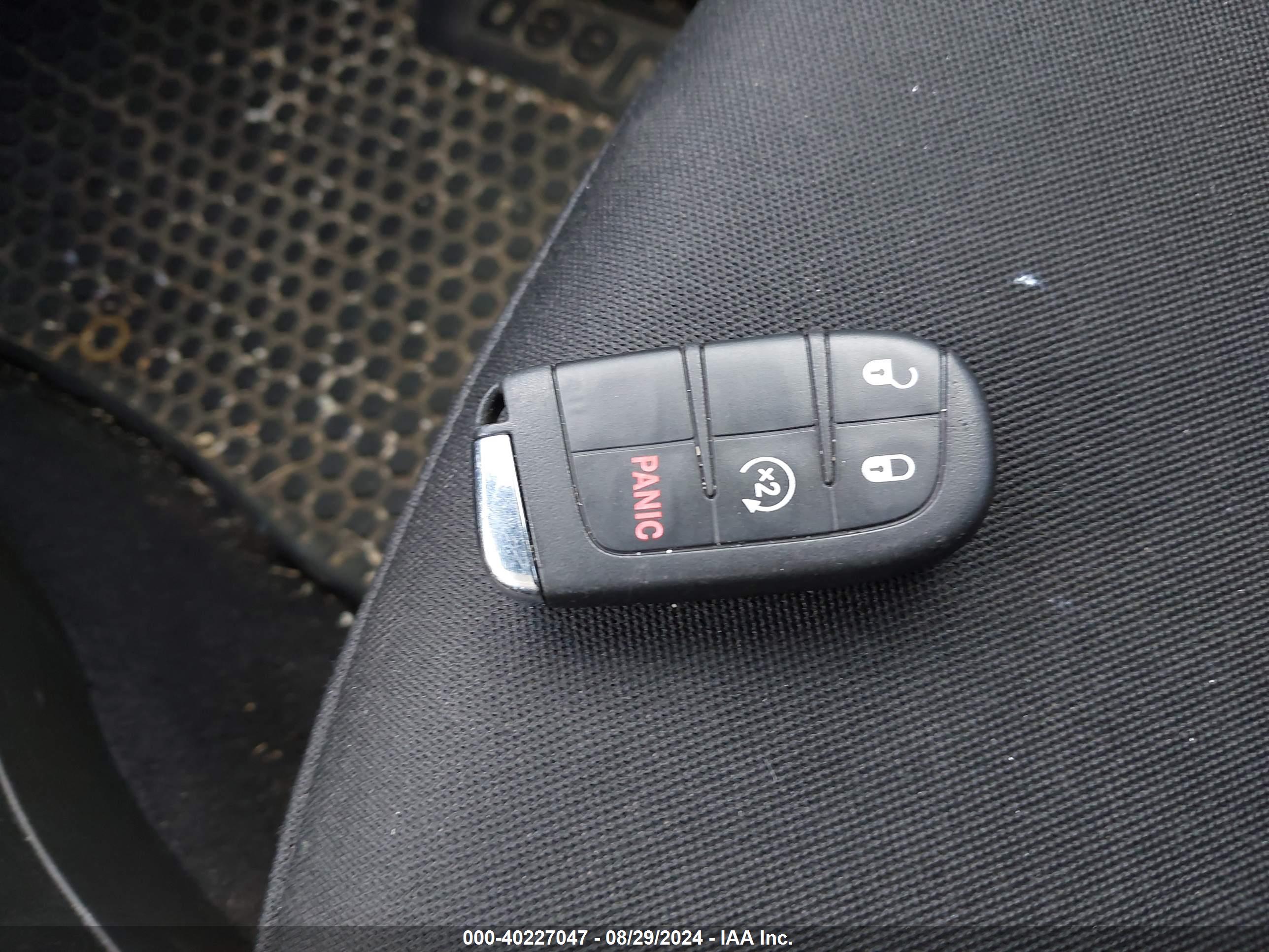 JEEP RENEGADE image 11