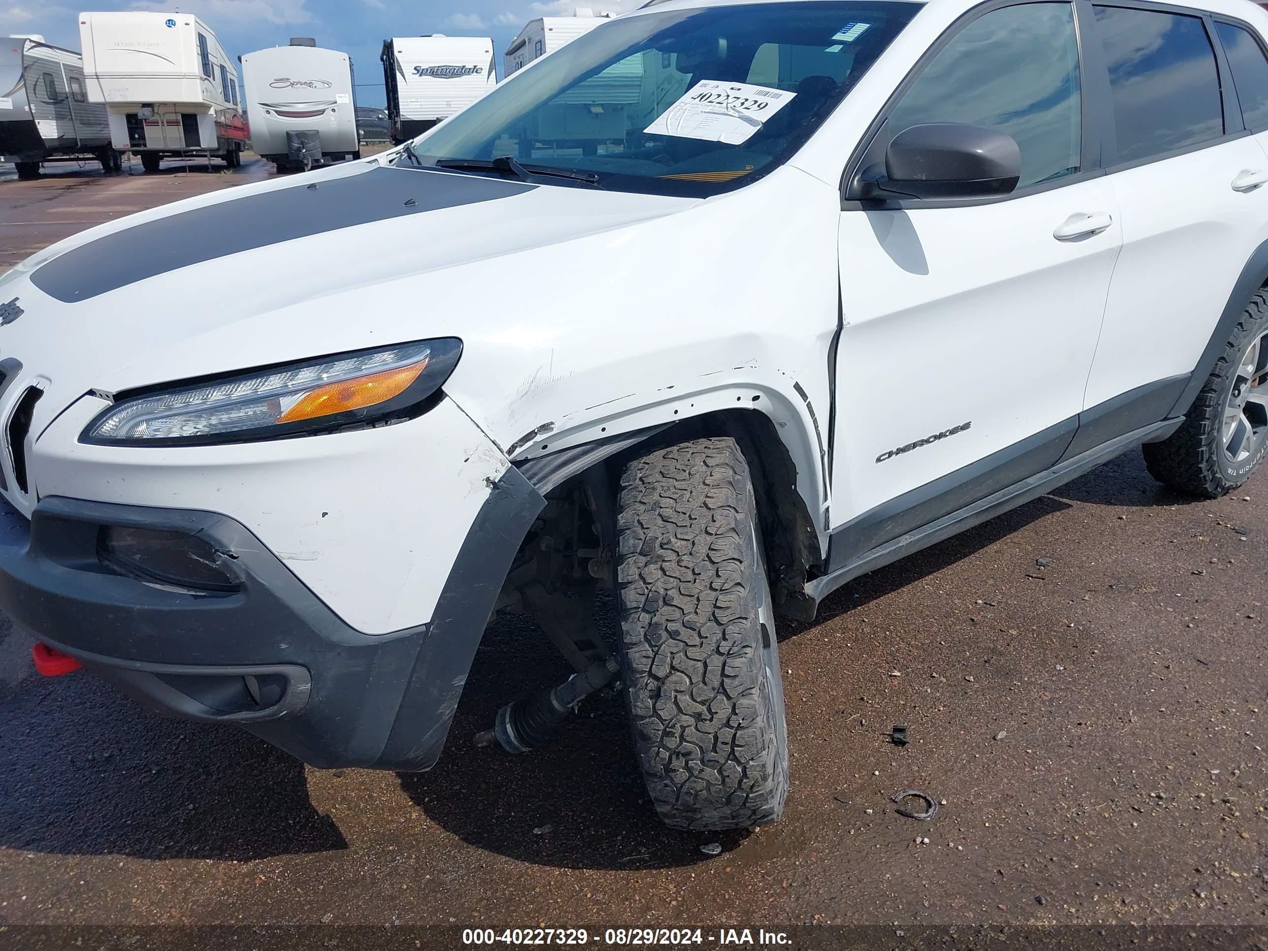 JEEP CHEROKEE image 6