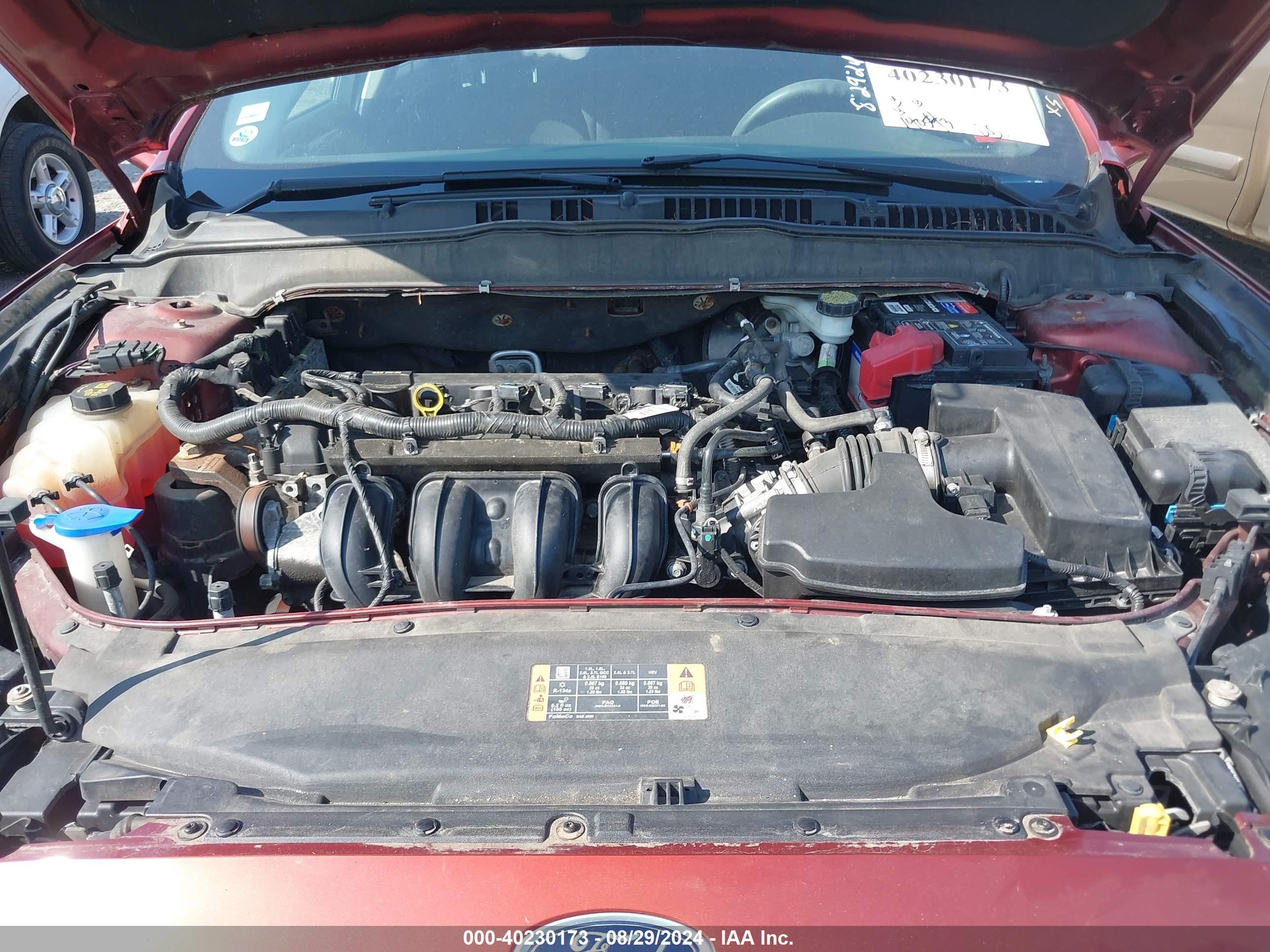 FORD FUSION image 10