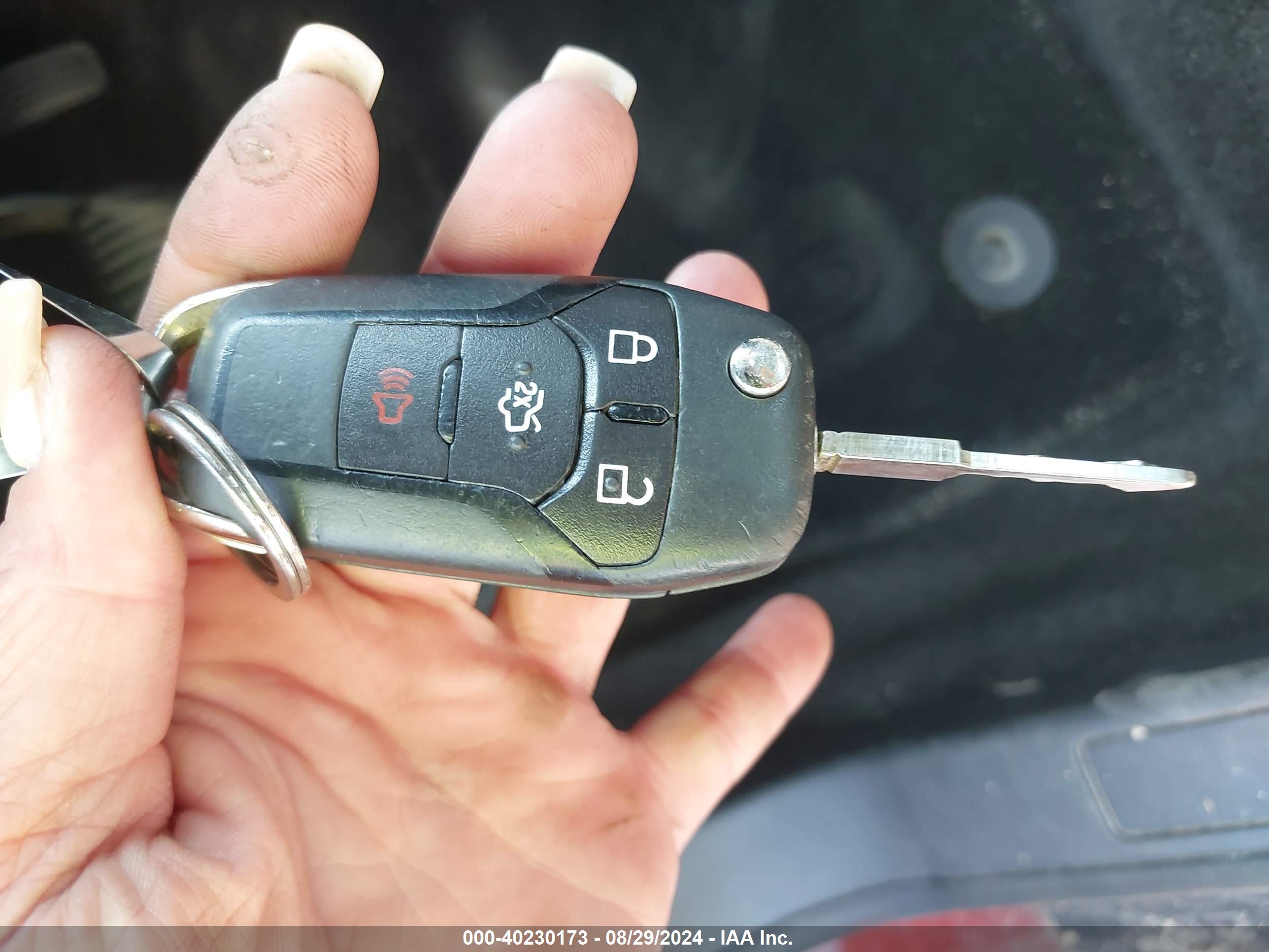 FORD FUSION image 11