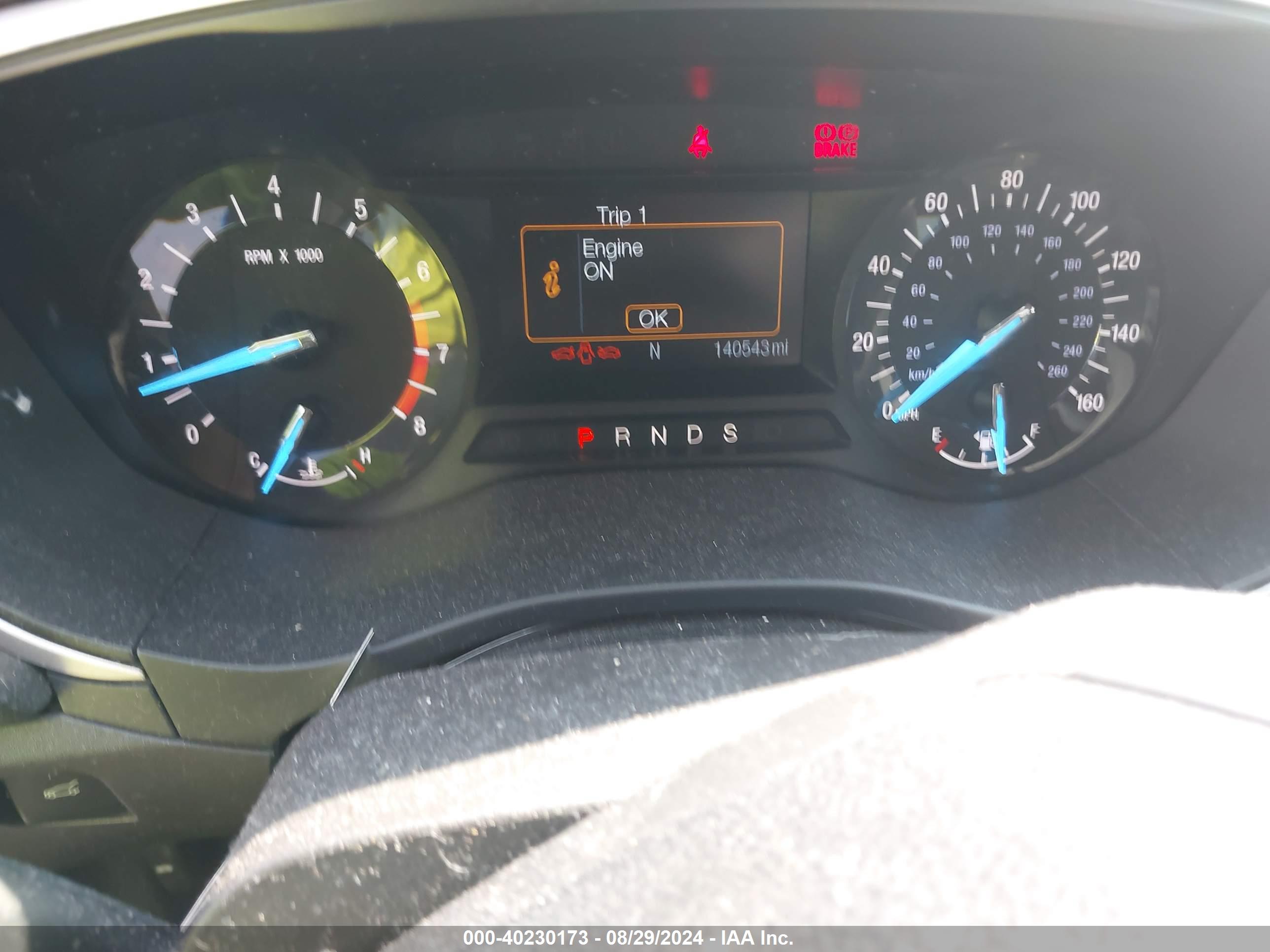 FORD FUSION image 7