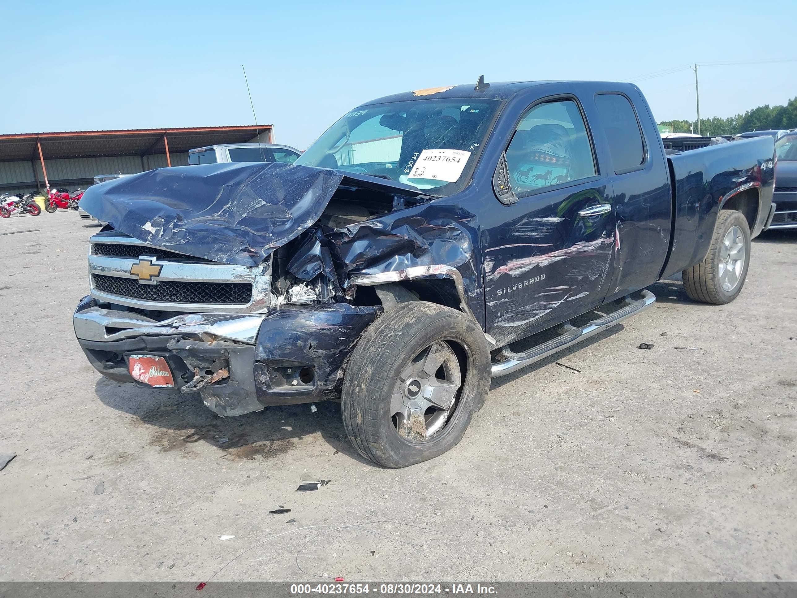 CHEVROLET SILVERADO image 2