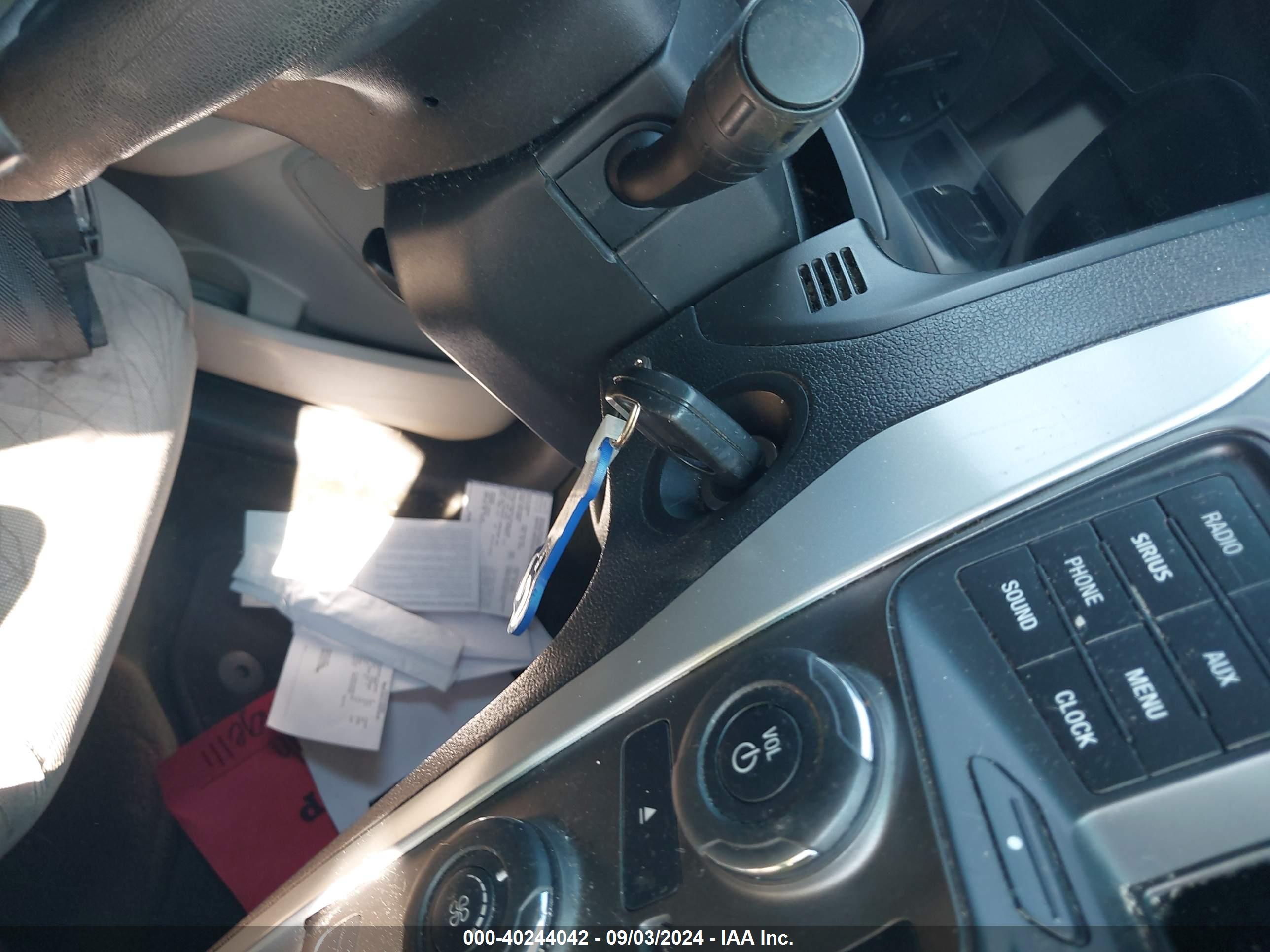 FORD EXPLORER image 11