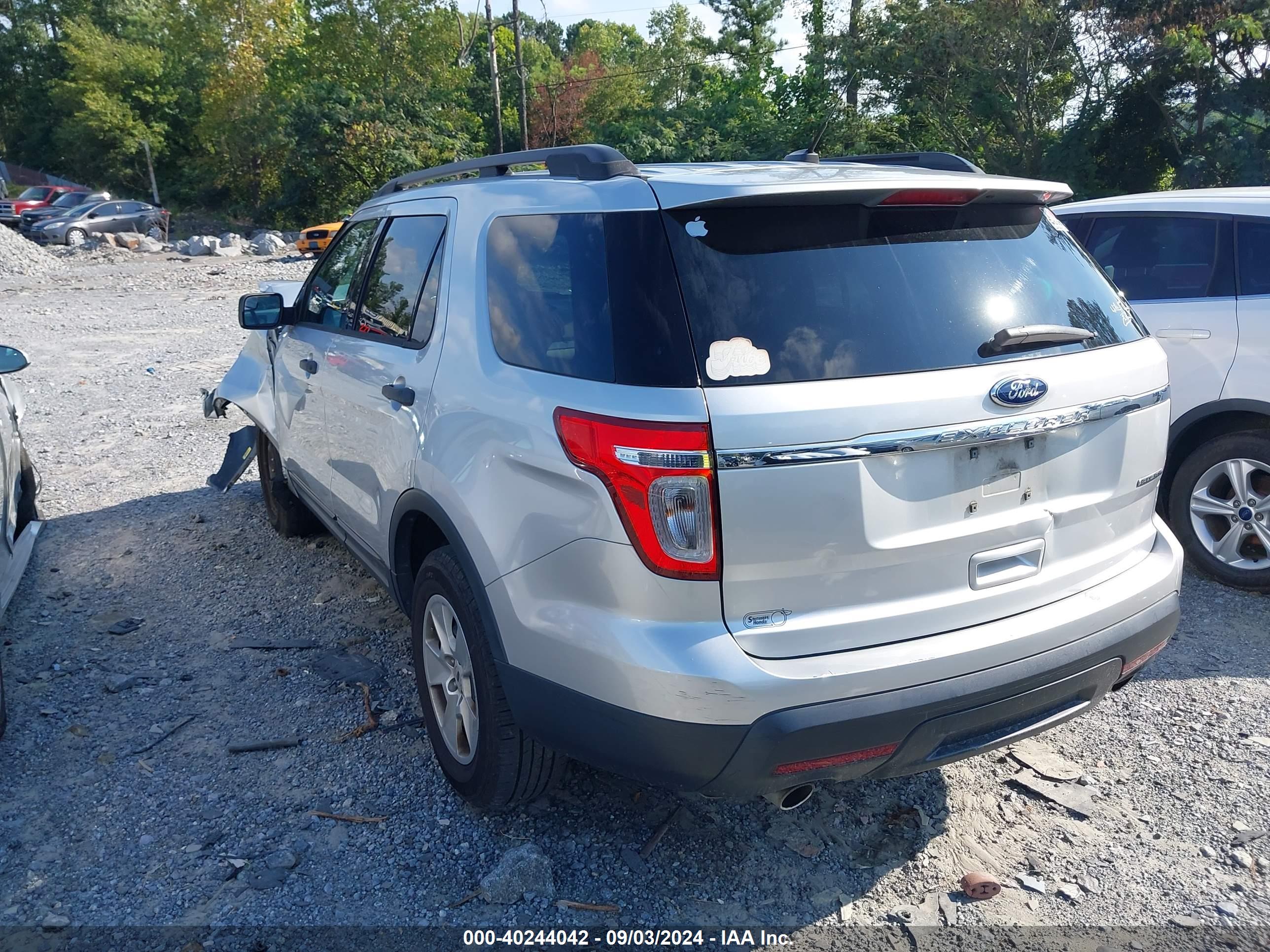 FORD EXPLORER image 3