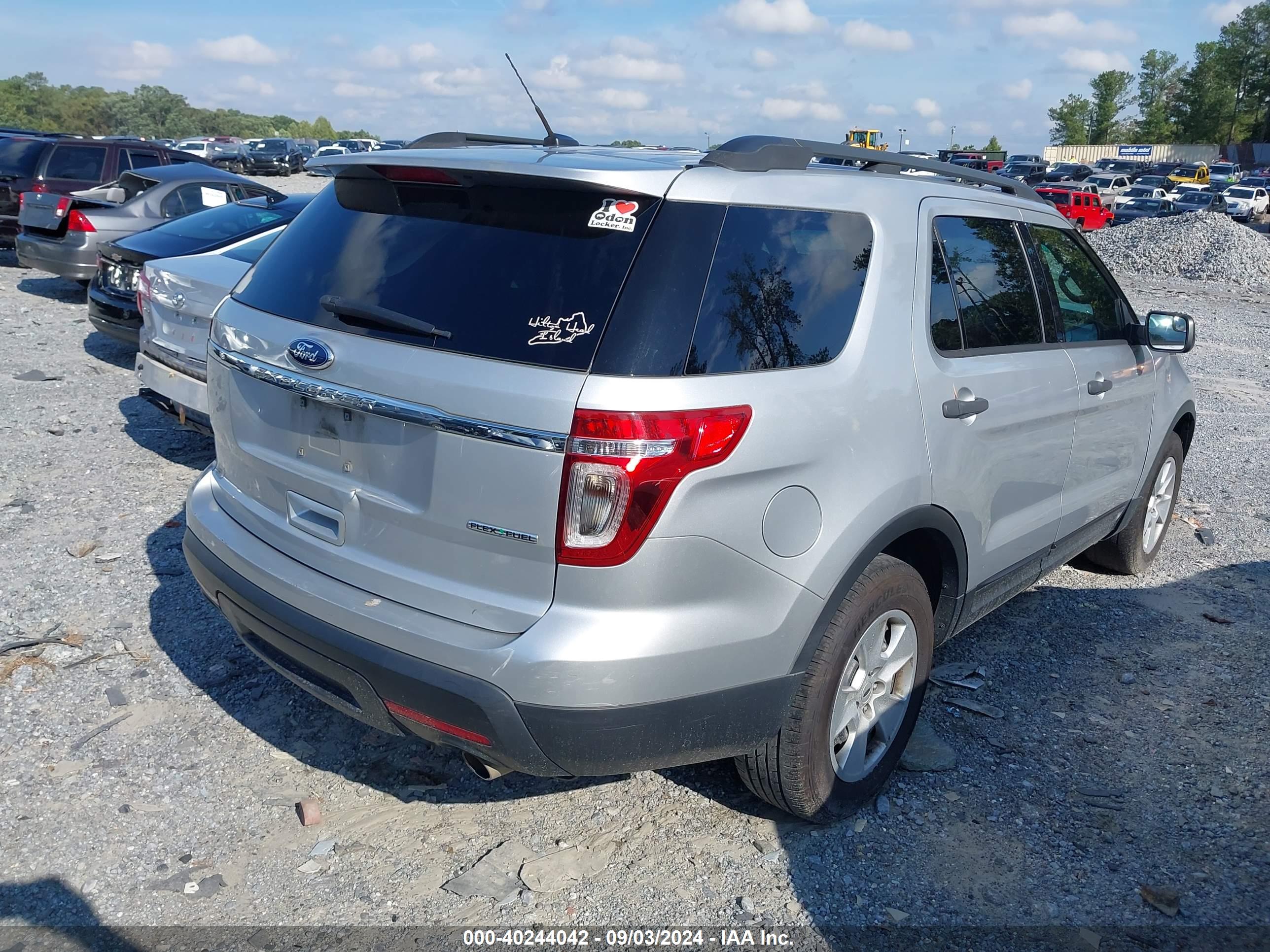 FORD EXPLORER image 4