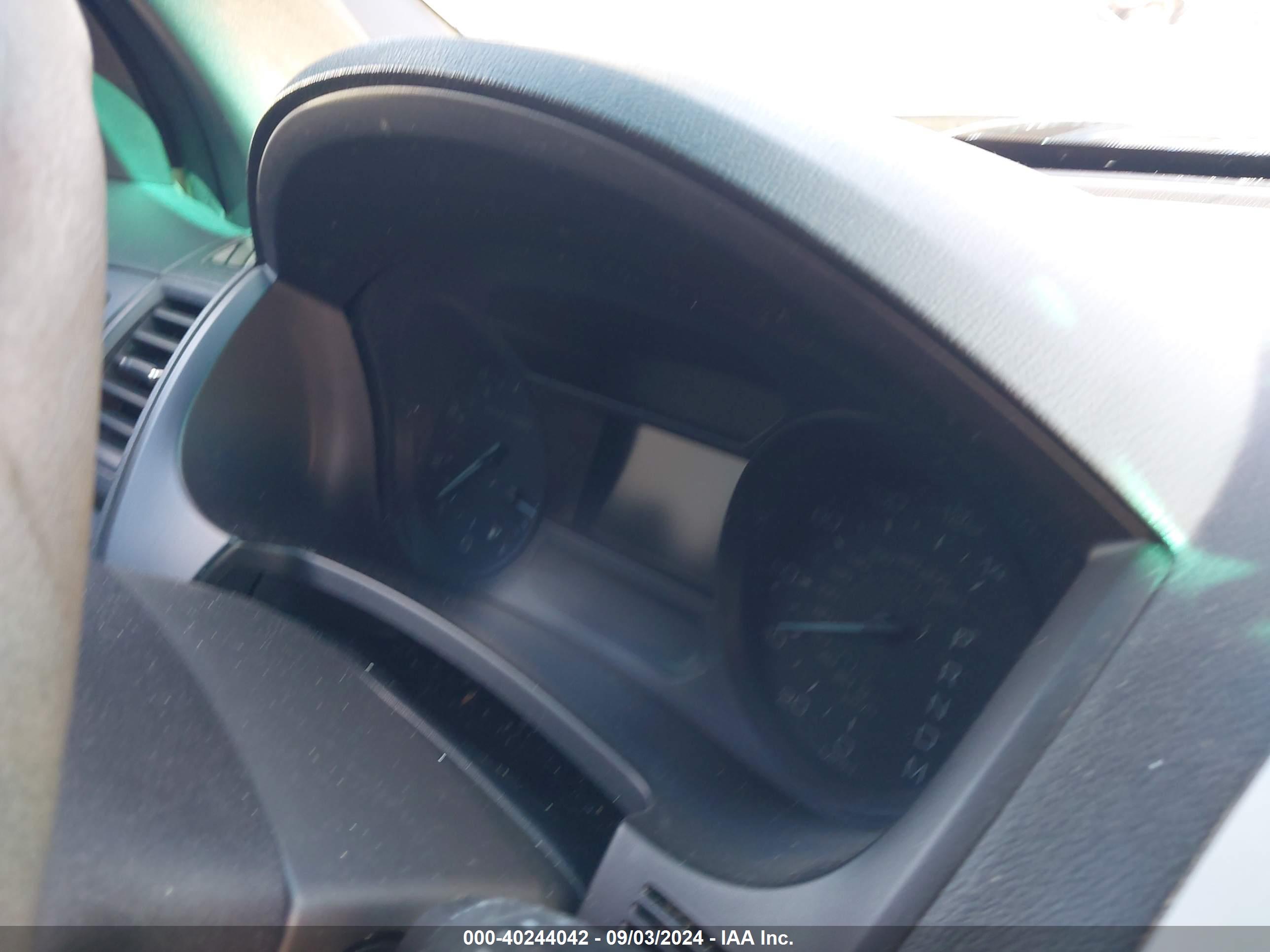 FORD EXPLORER image 7