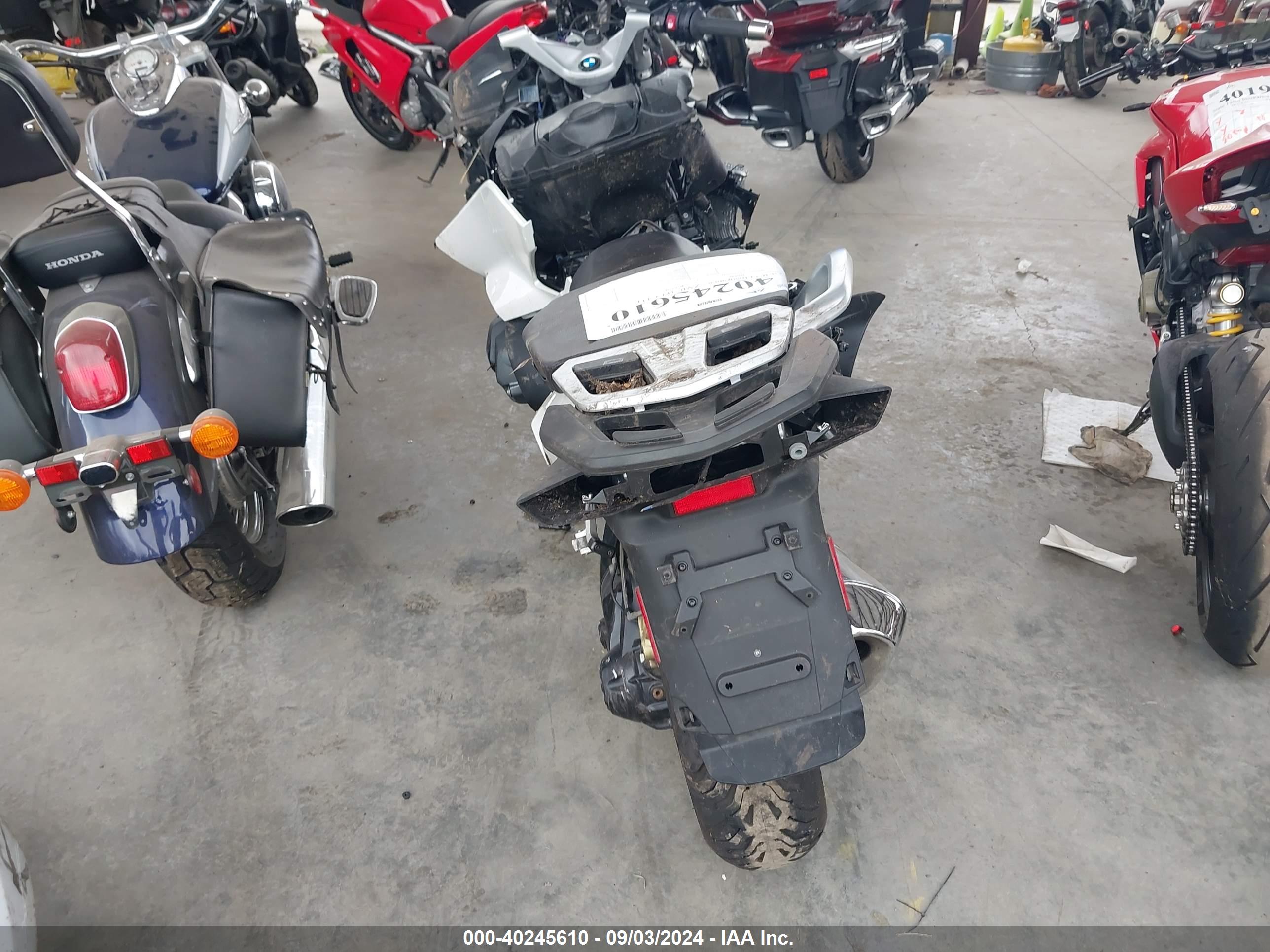 BMW R image 6