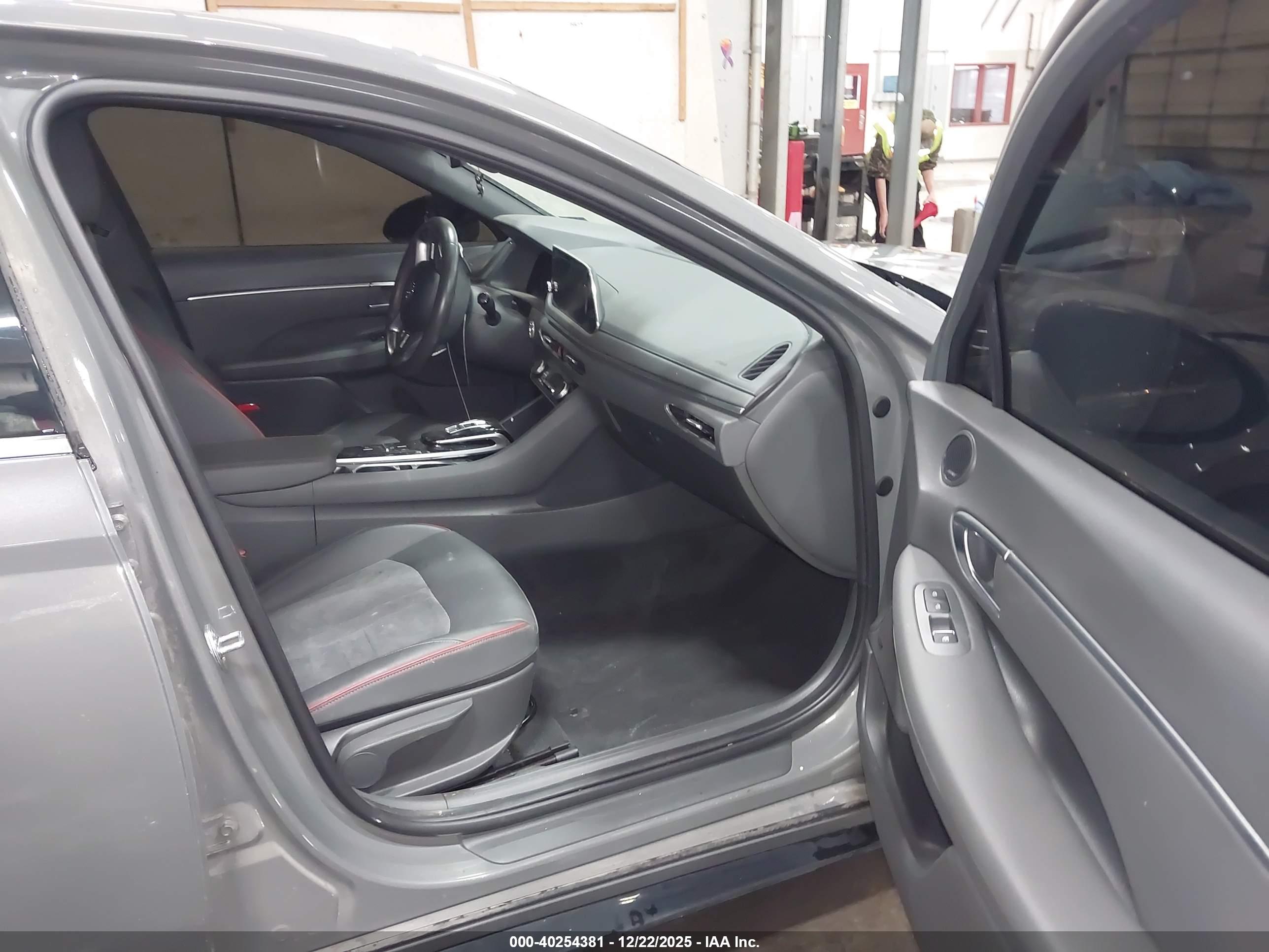 HYUNDAI SONATA image 5