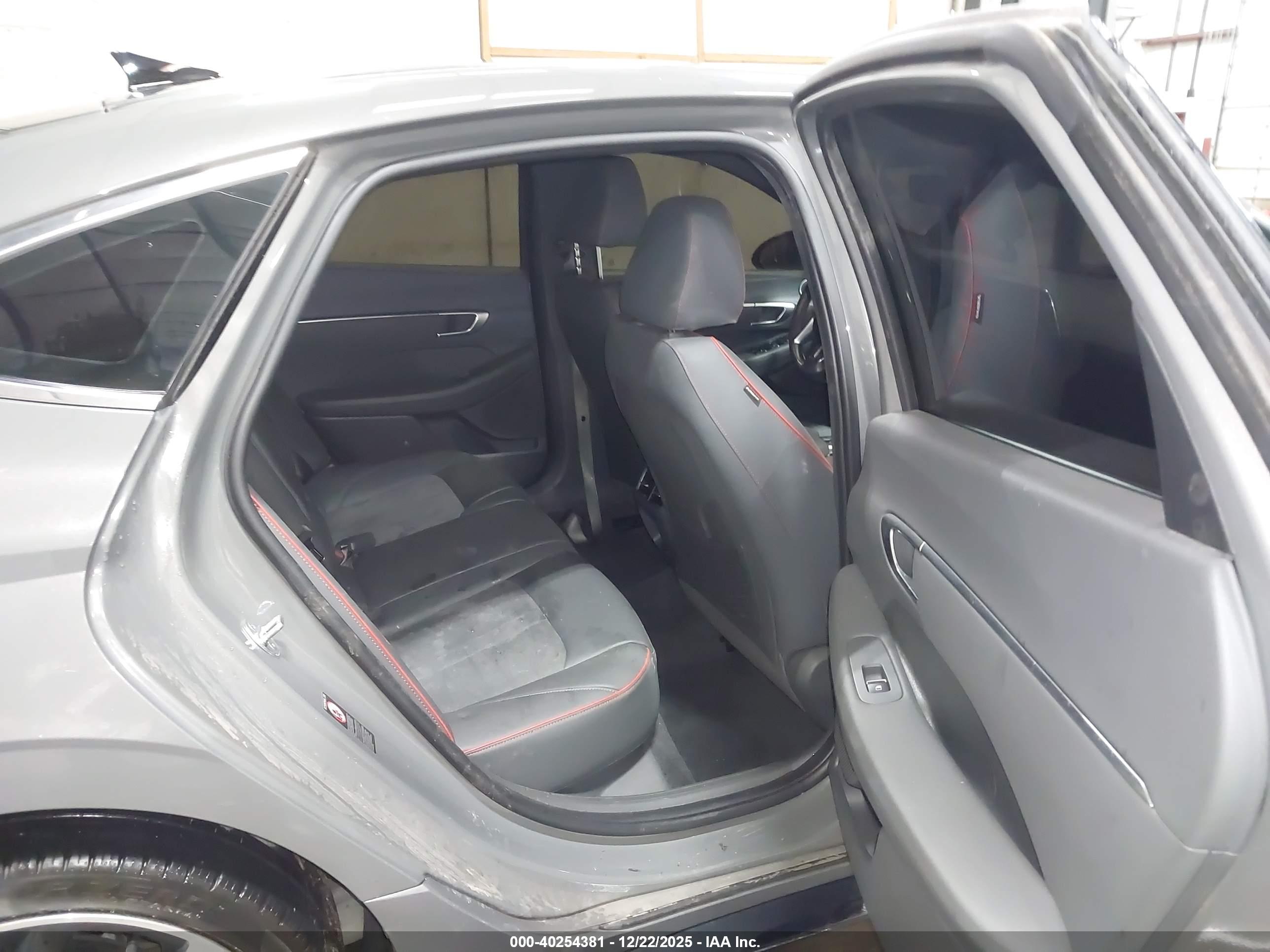 HYUNDAI SONATA image 8