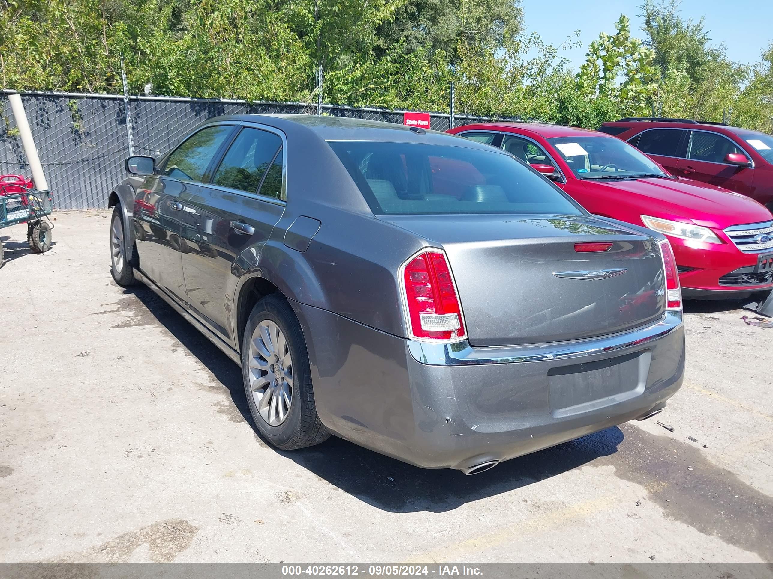 CHRYSLER 300 image 3