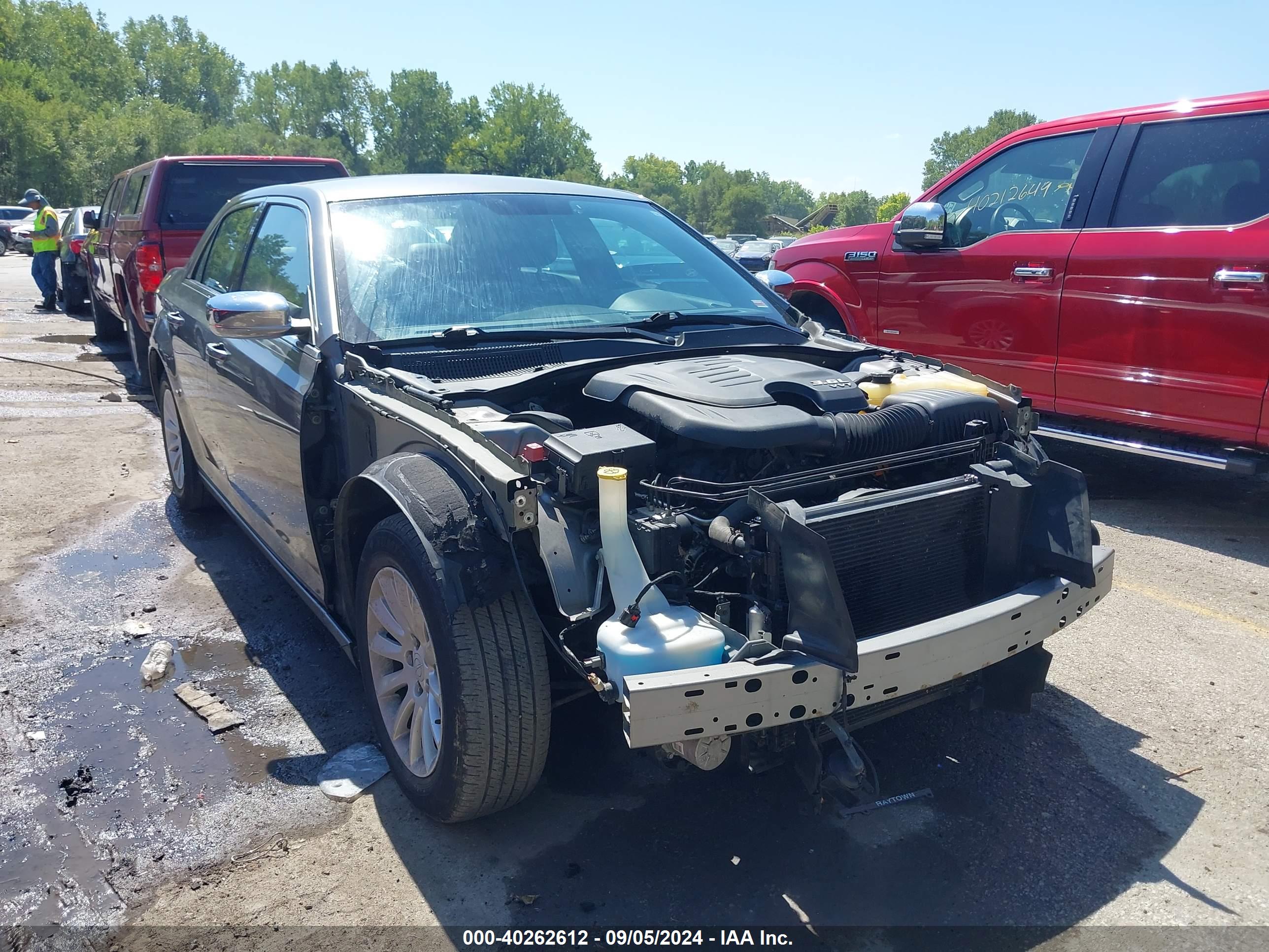 CHRYSLER 300 image 6