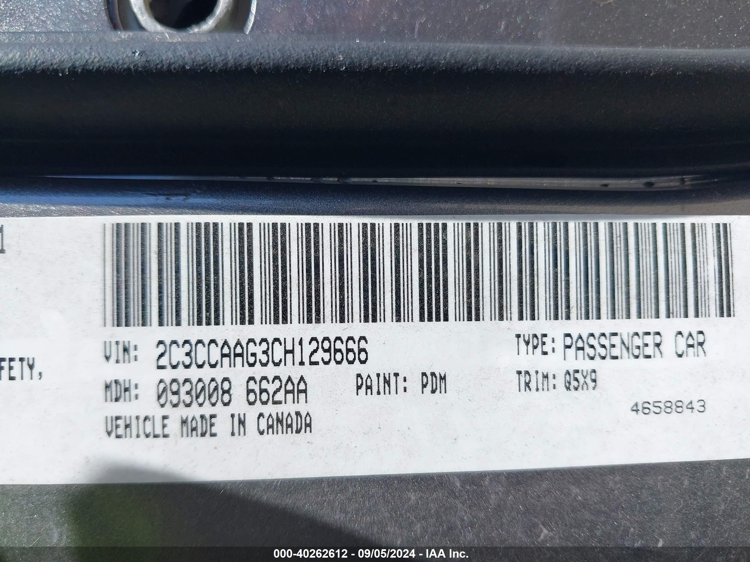 CHRYSLER 300 image 9