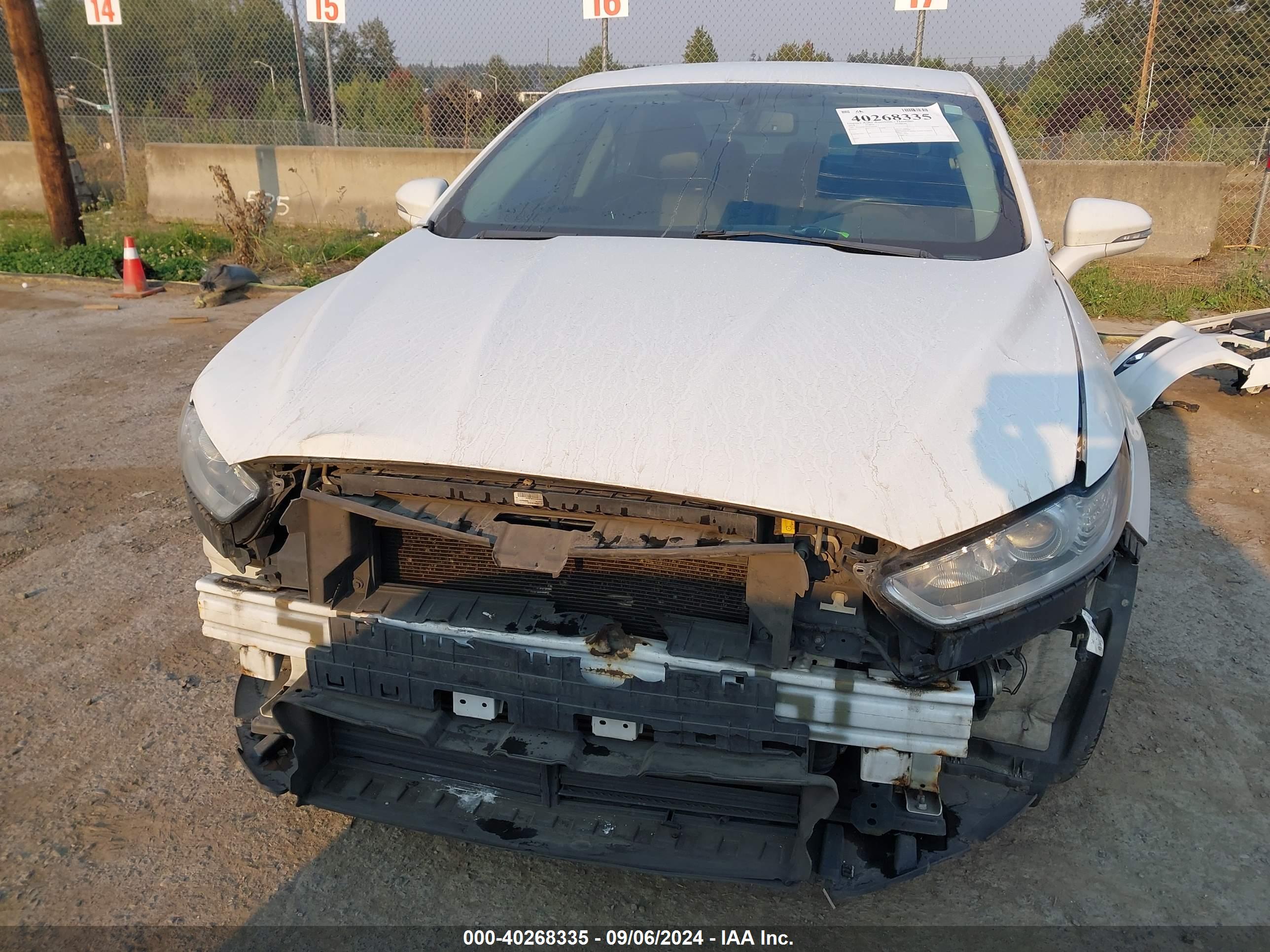 FORD FUSION image 6