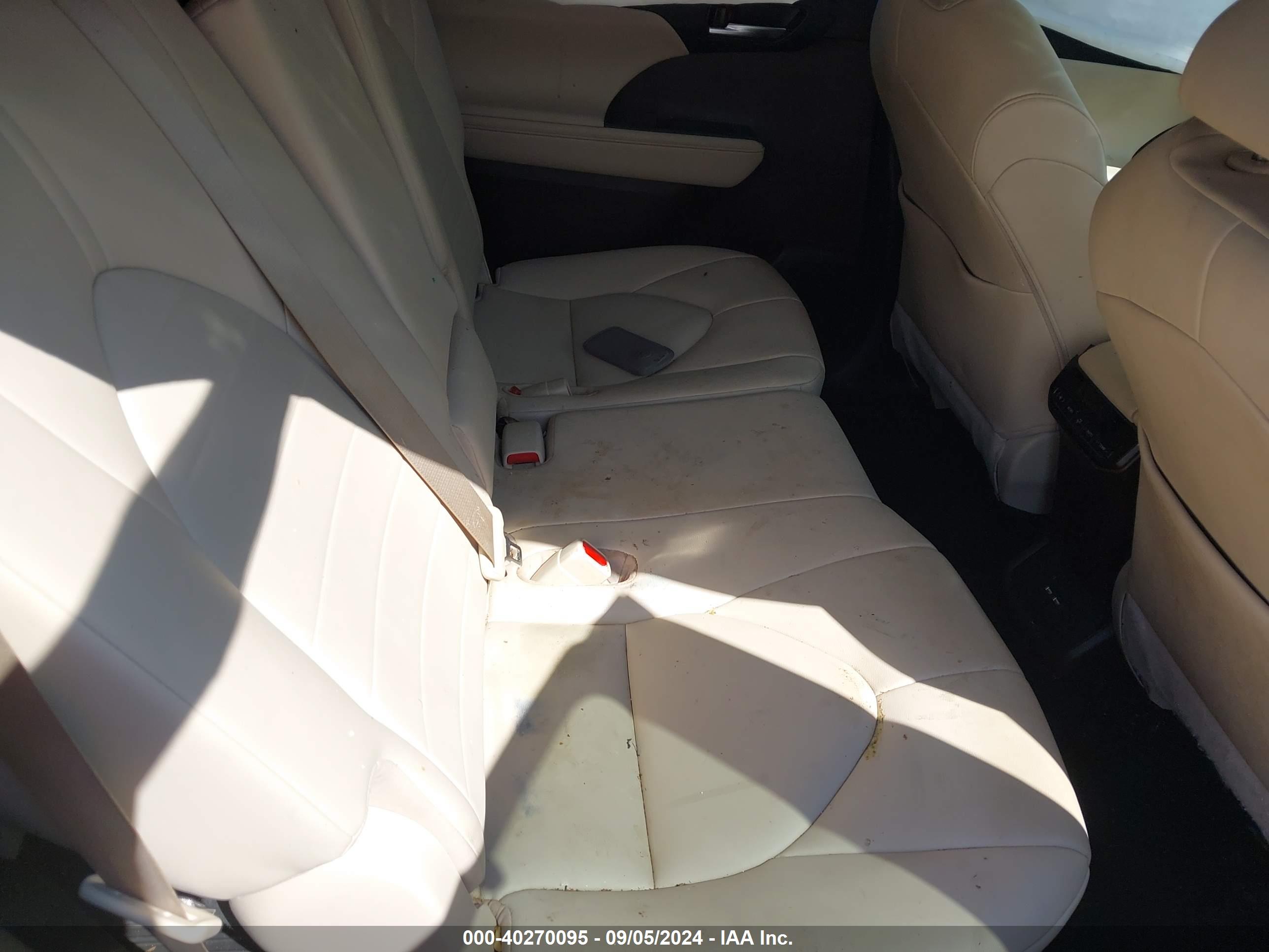 TOYOTA HIGHLANDER image 8