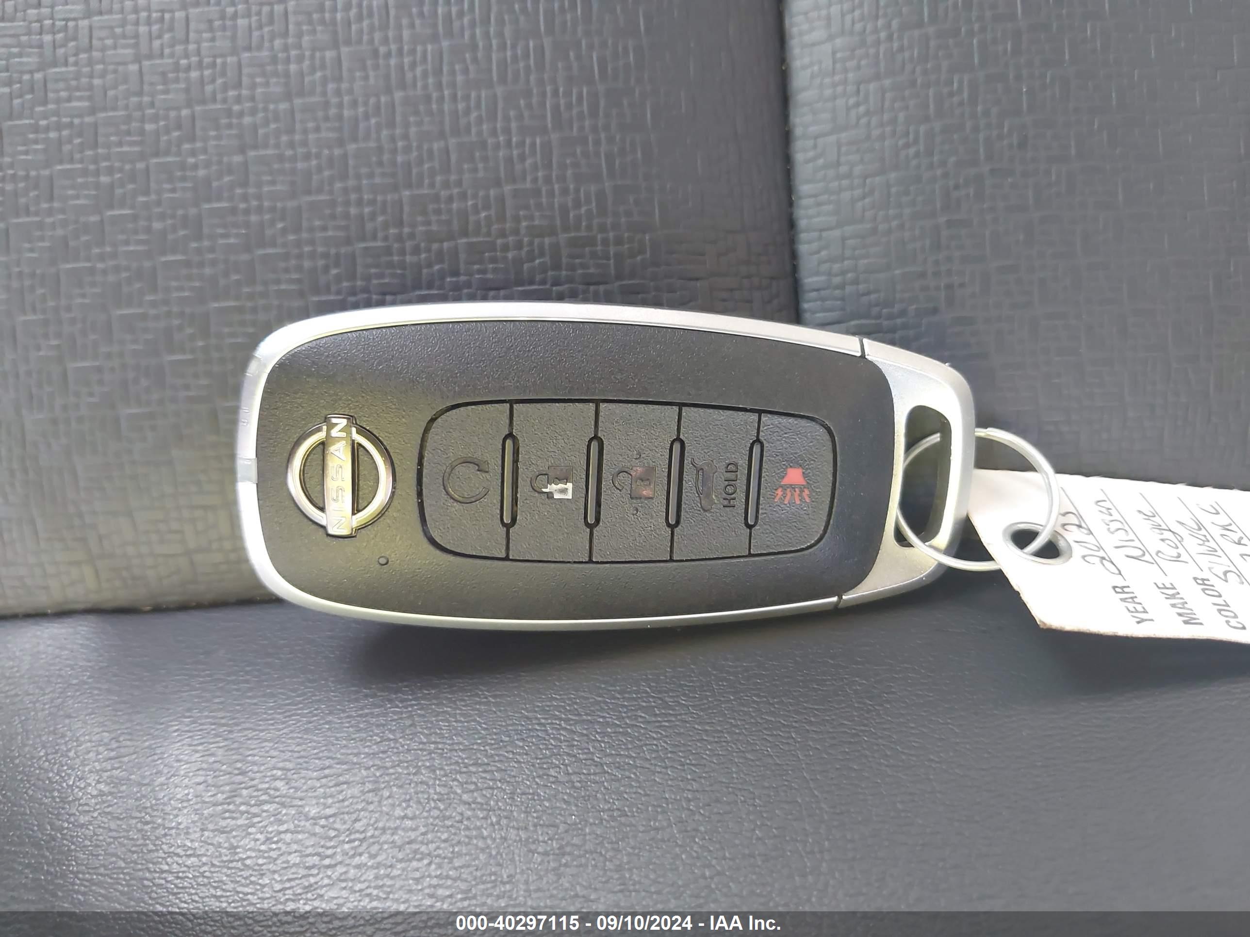 NISSAN ROGUE image 11