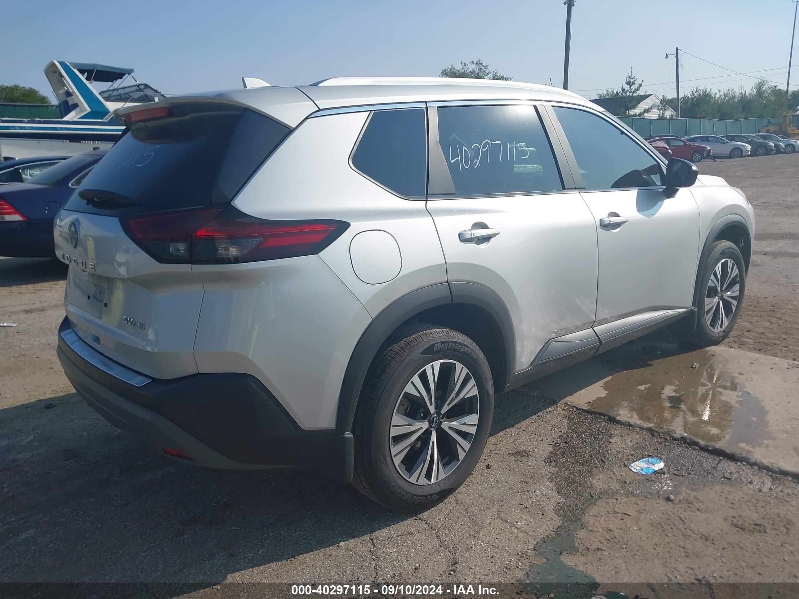 NISSAN ROGUE image 4