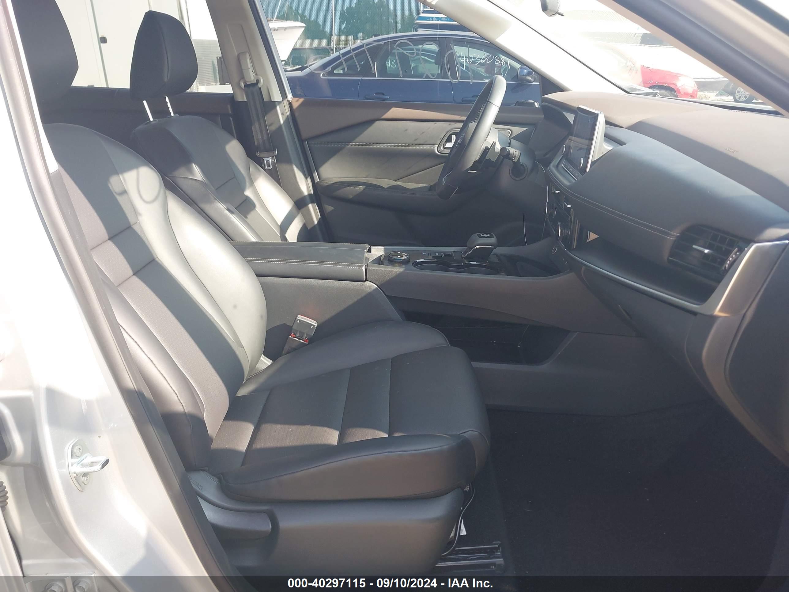 NISSAN ROGUE image 5