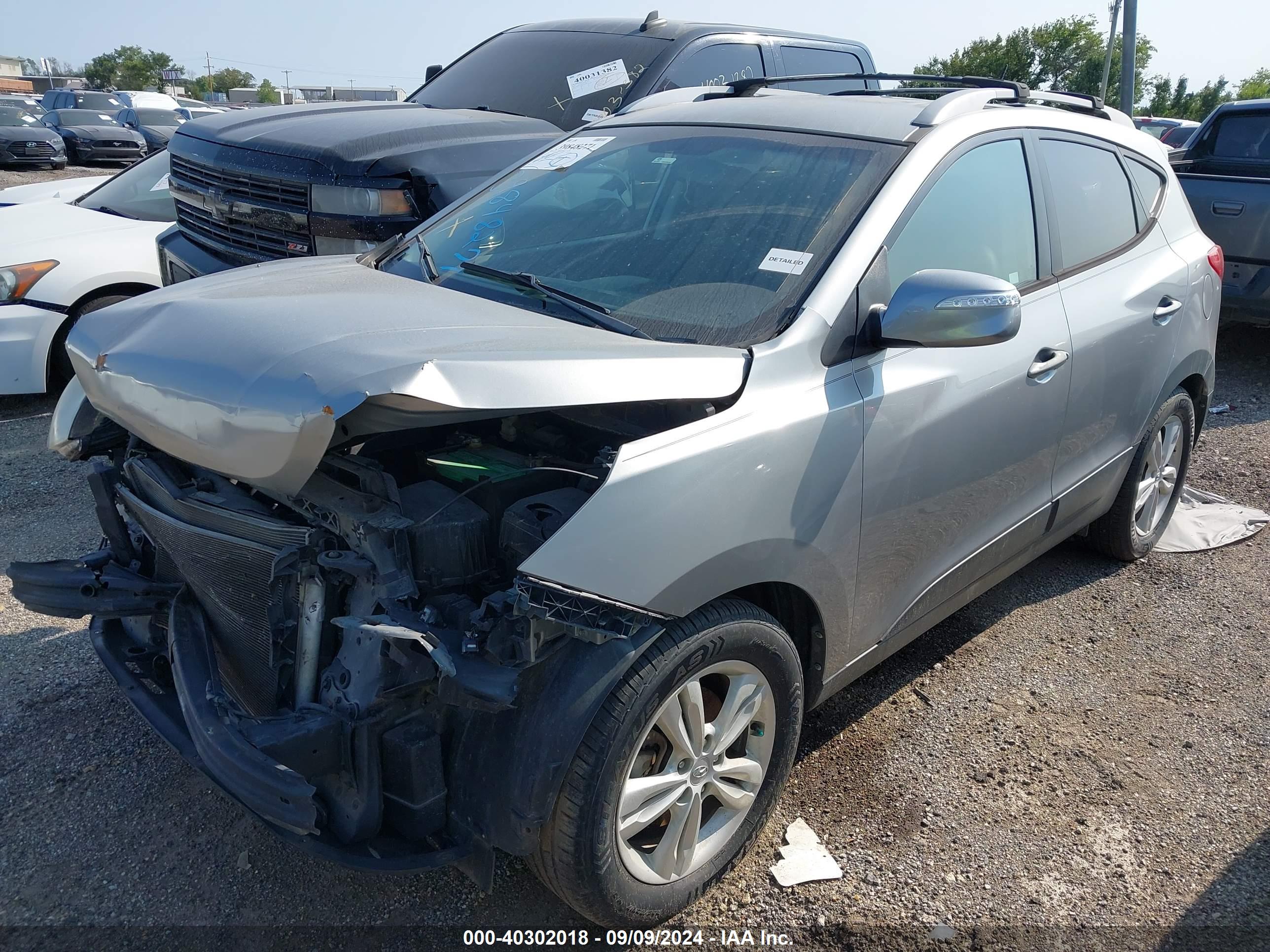HYUNDAI TUCSON image 2