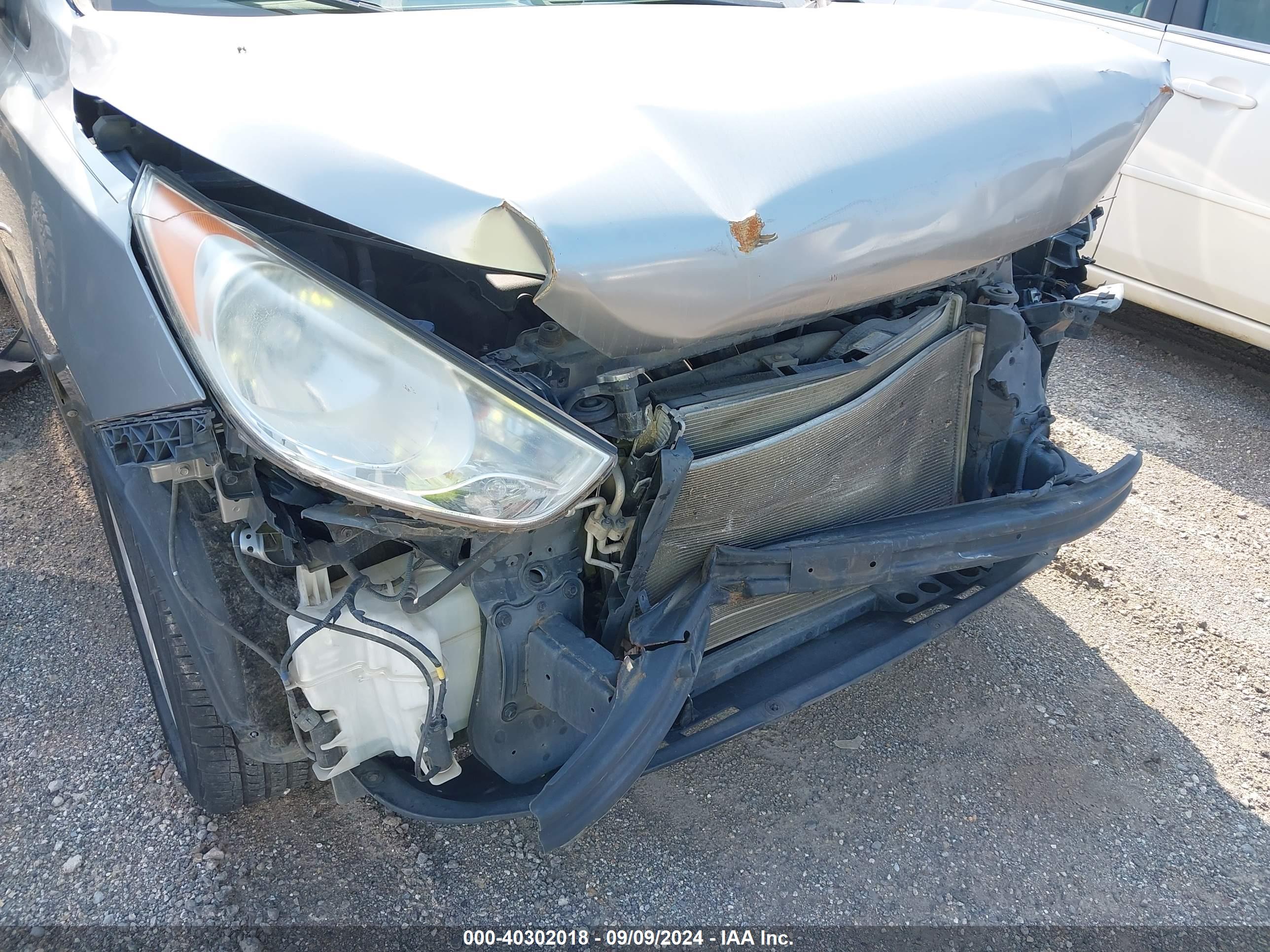 HYUNDAI TUCSON image 6
