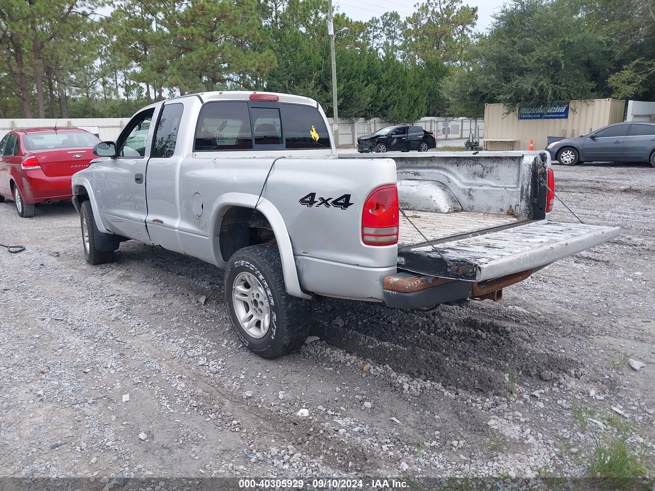 DODGE DAKOTA image 3