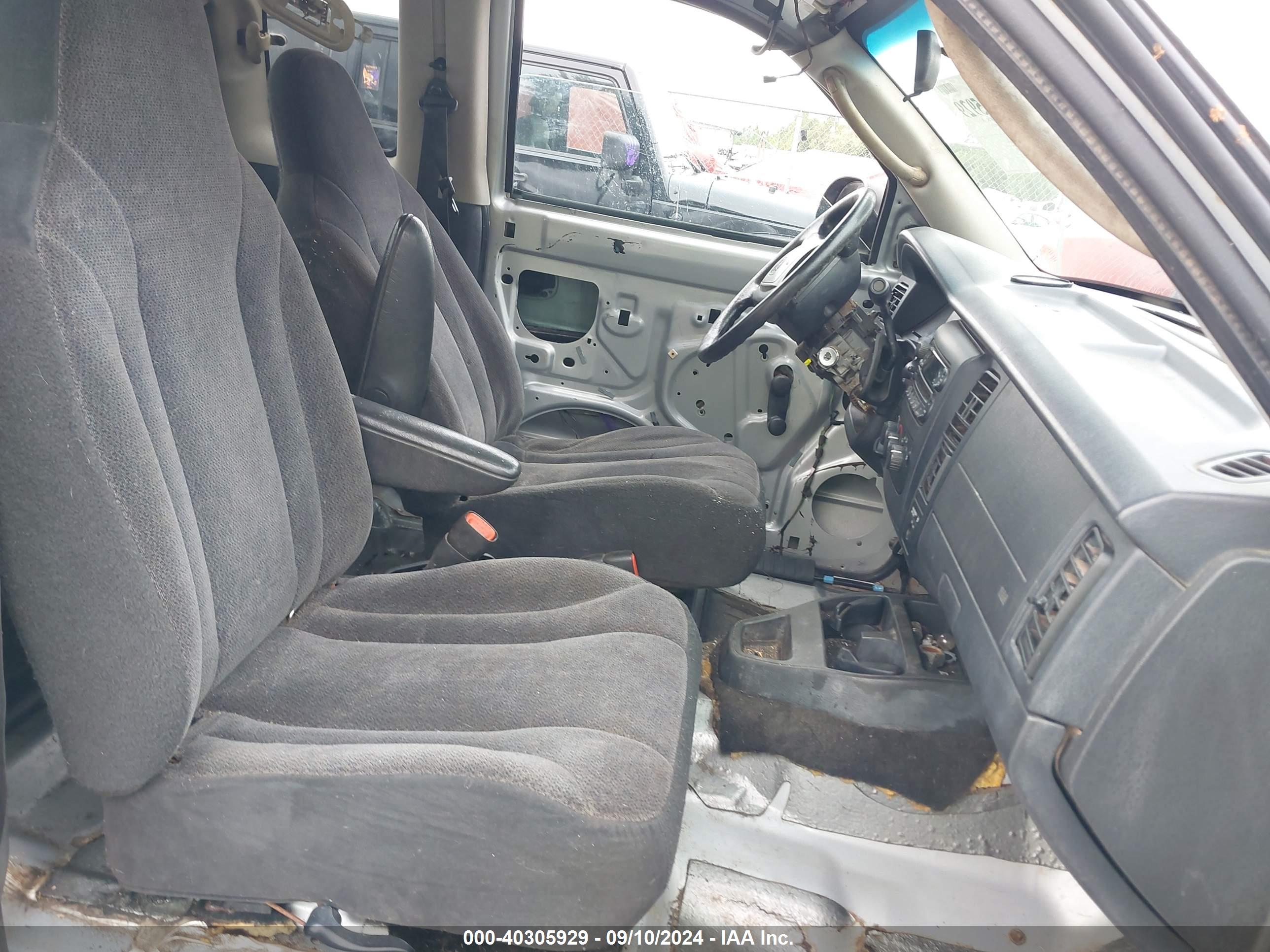 DODGE DAKOTA image 5