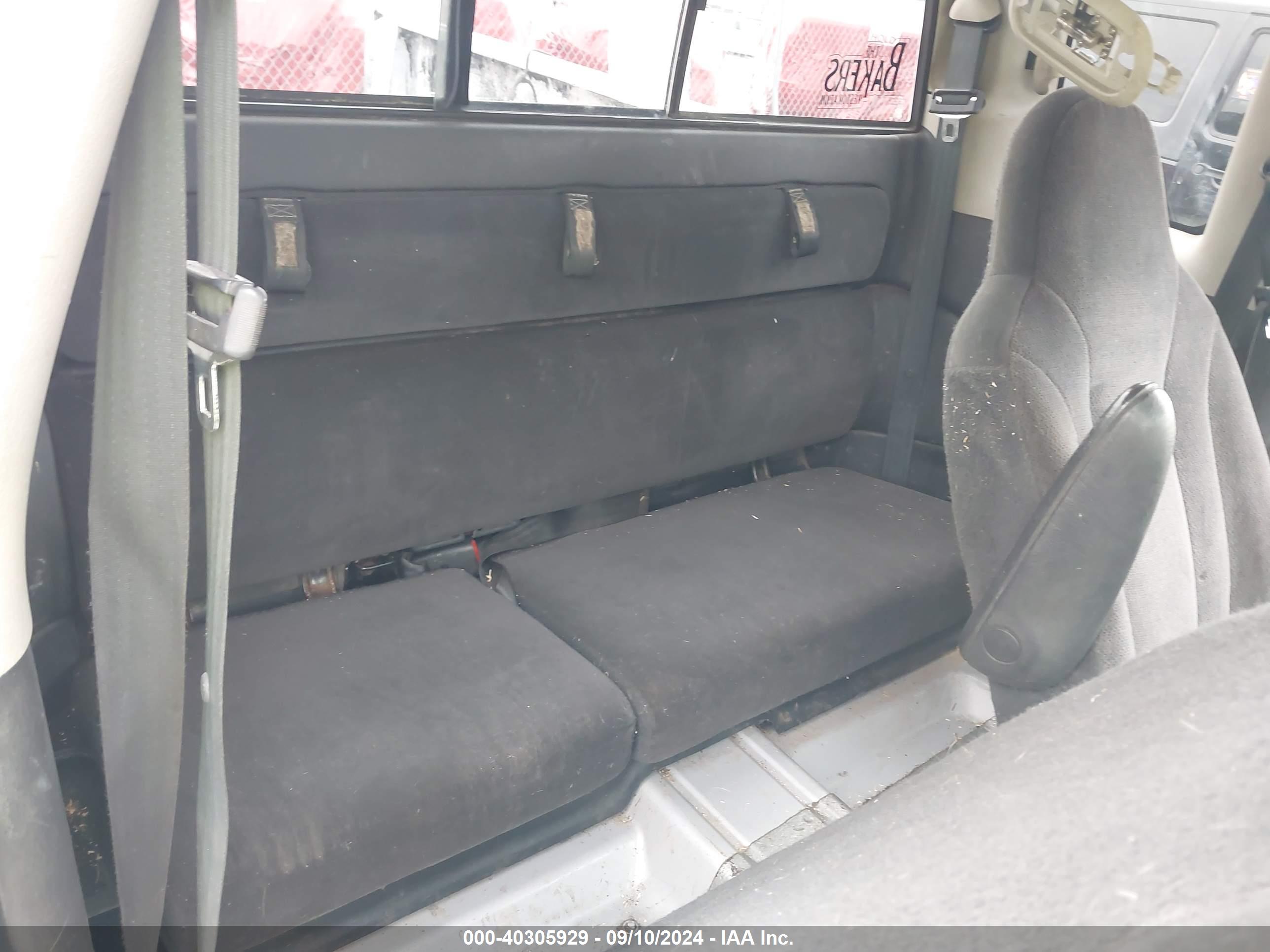 DODGE DAKOTA image 8