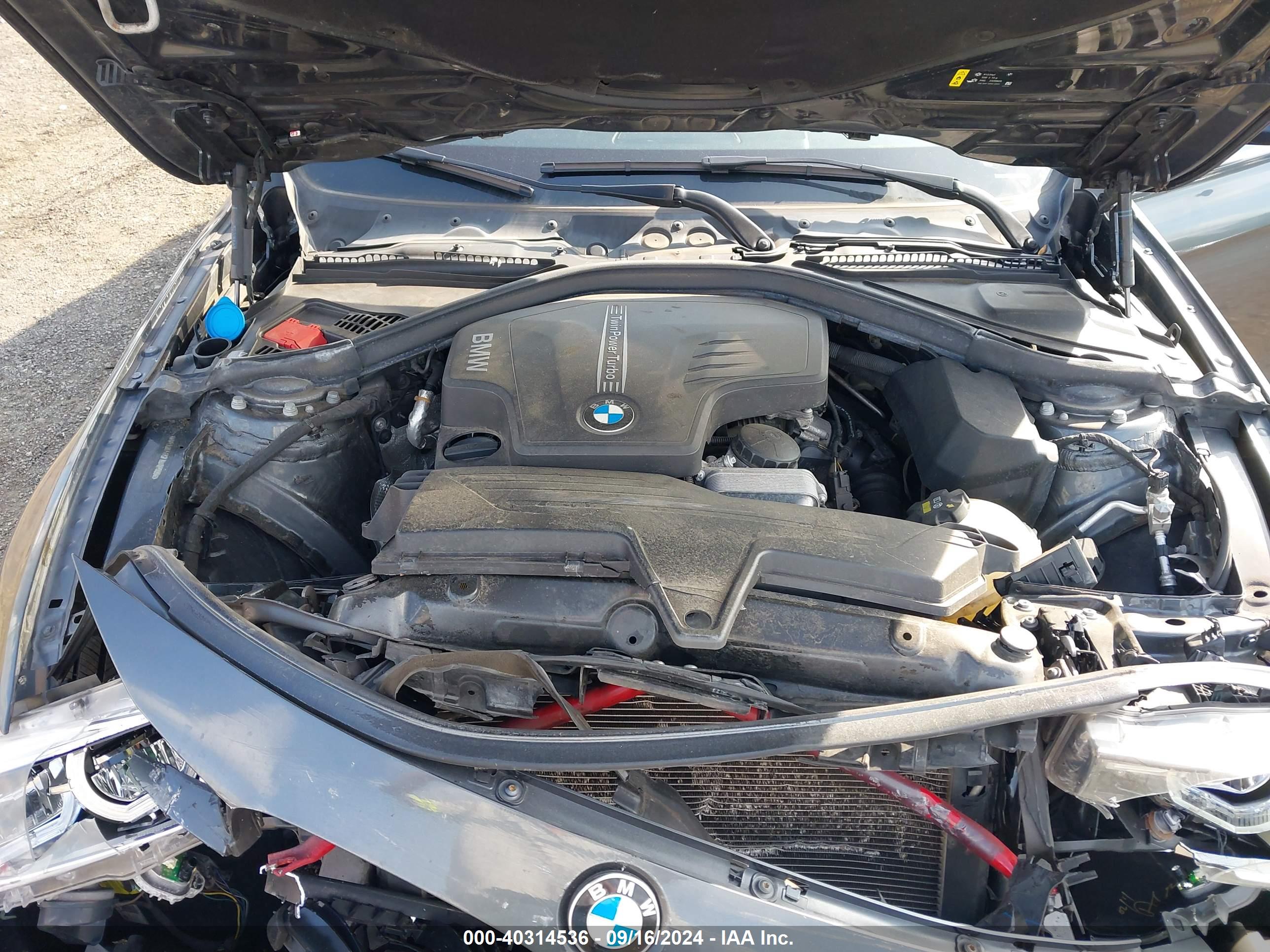 BMW 320I image 10