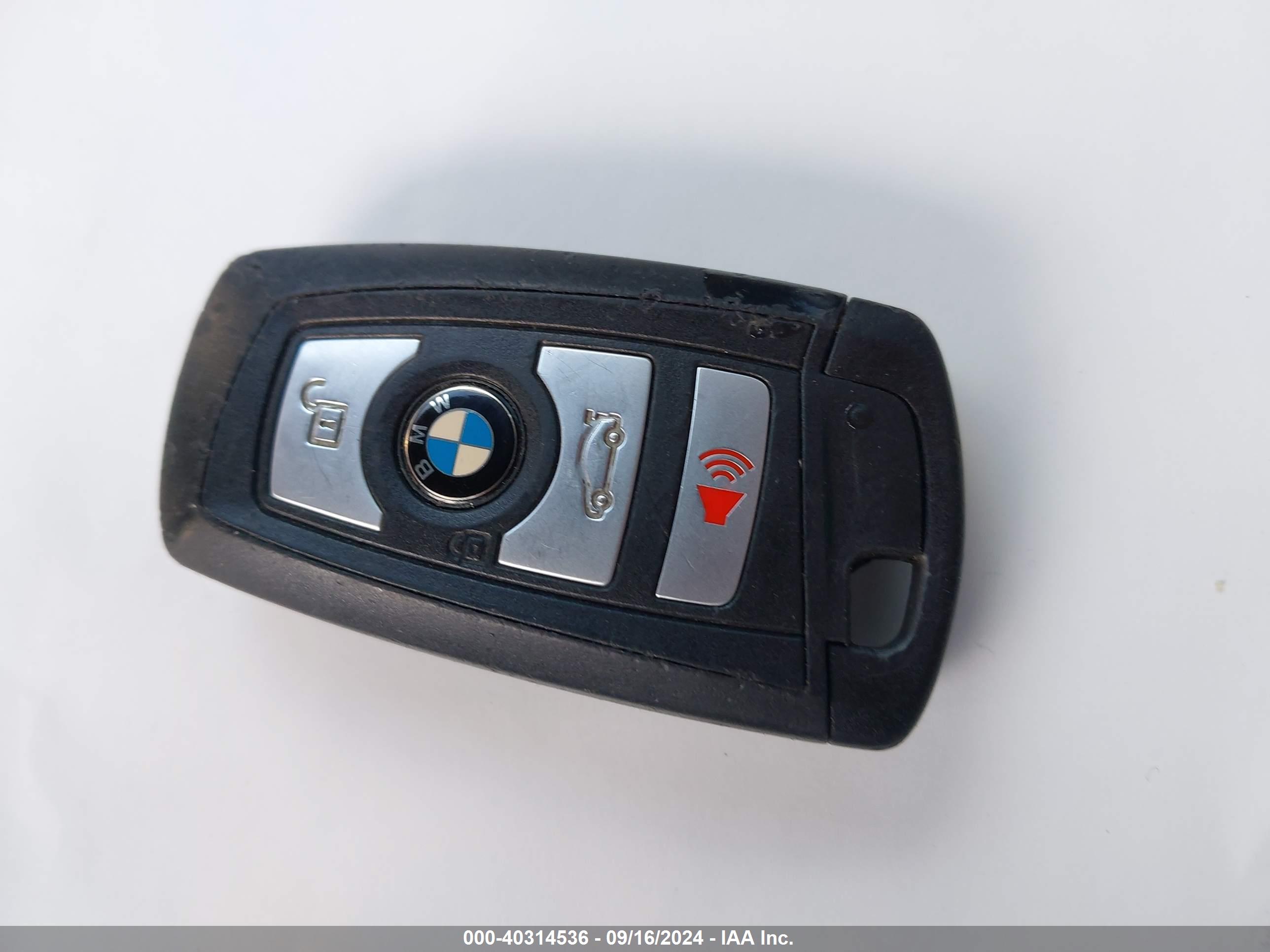 BMW 320I image 11