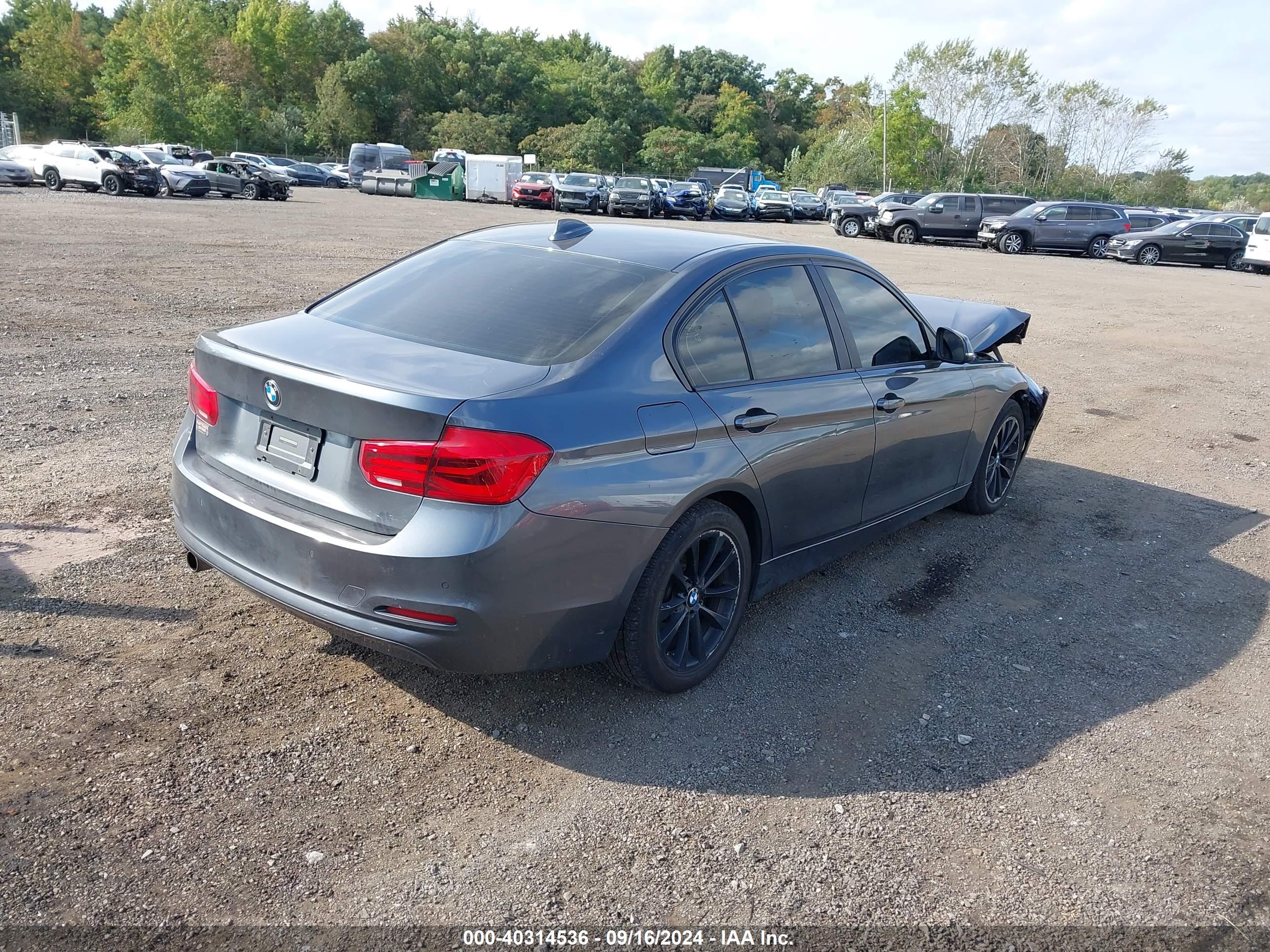 BMW 320I image 4