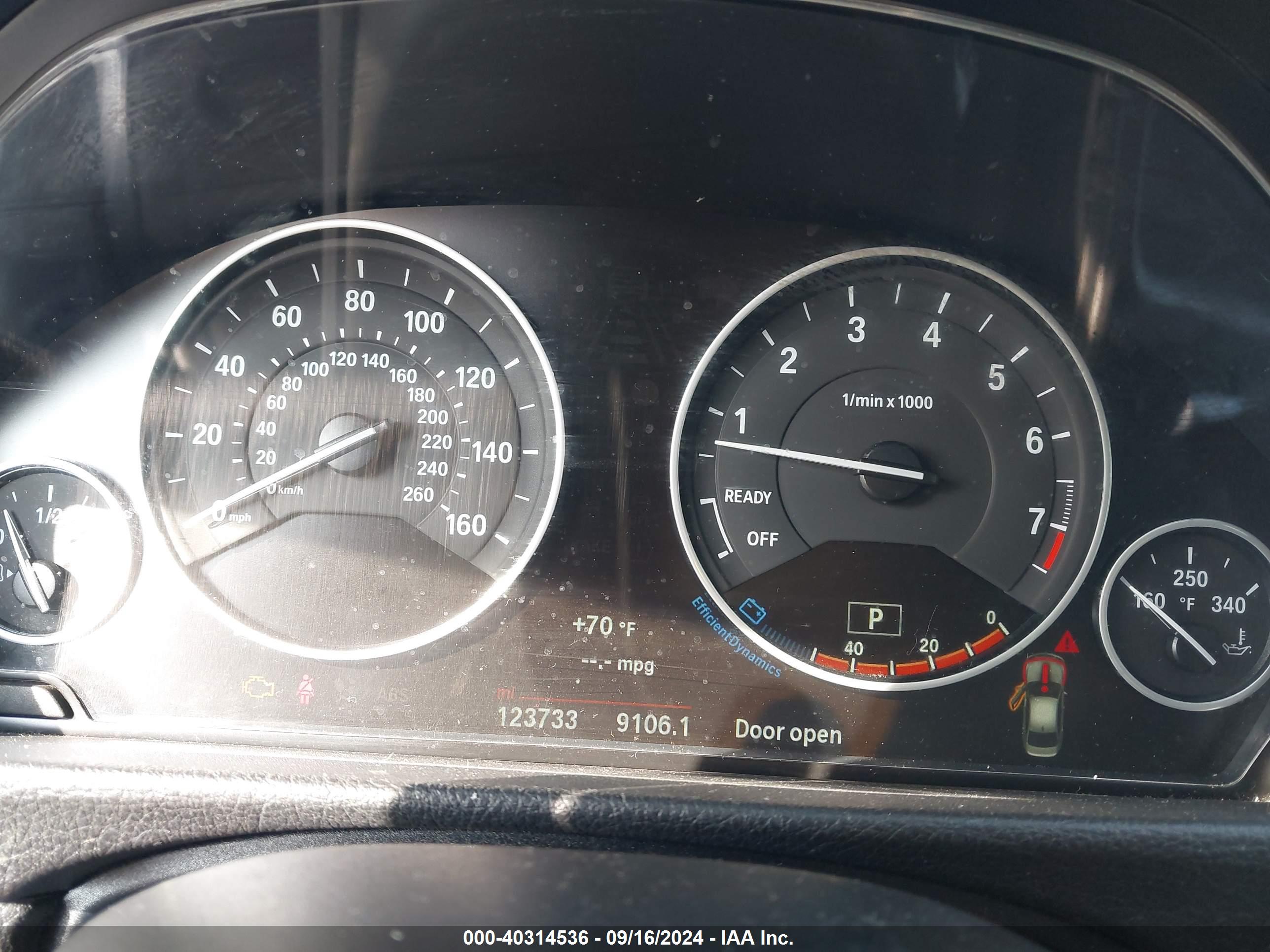 BMW 320I image 7