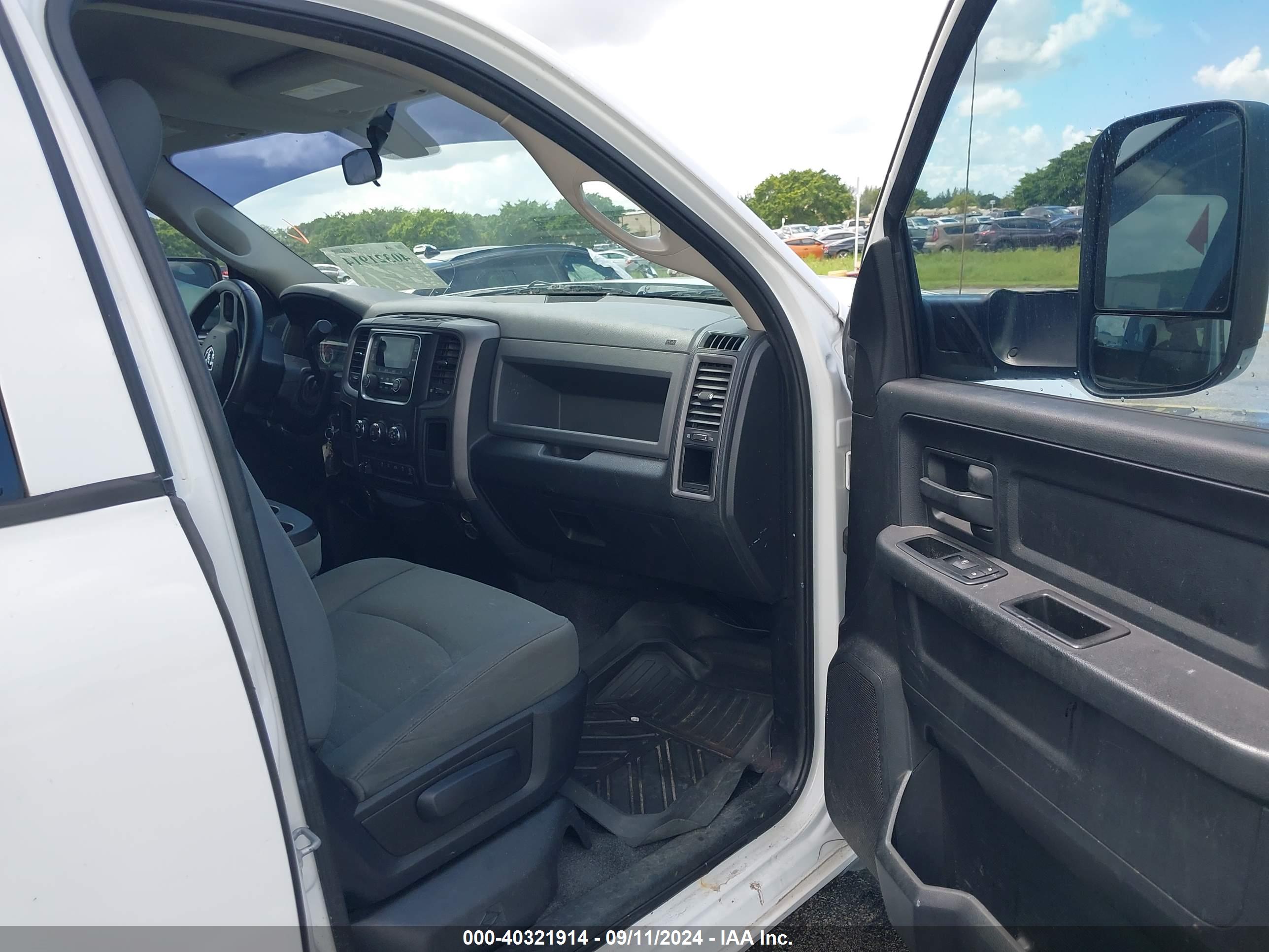 RAM 2500 image 7