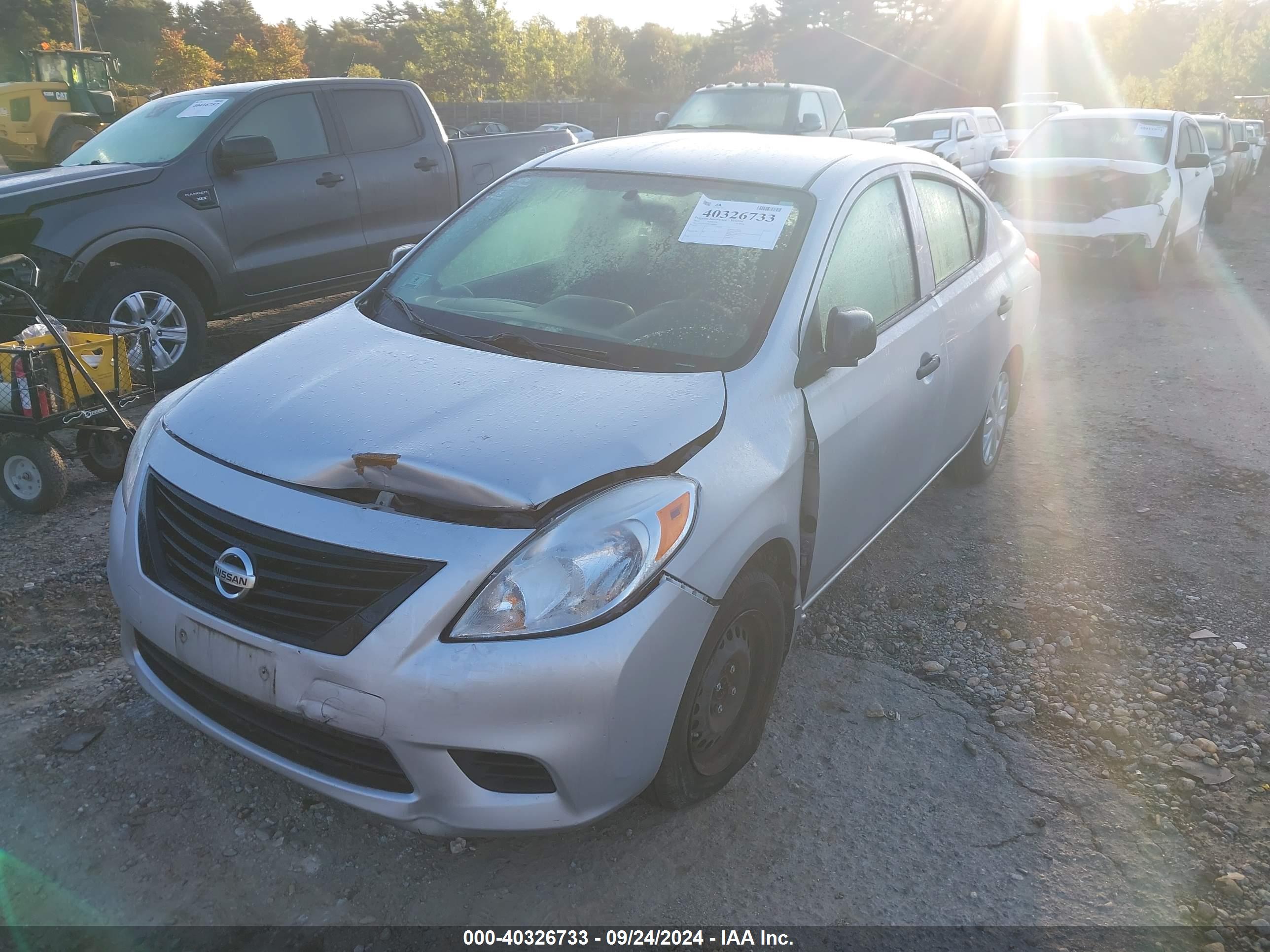 NISSAN VERSA image 2
