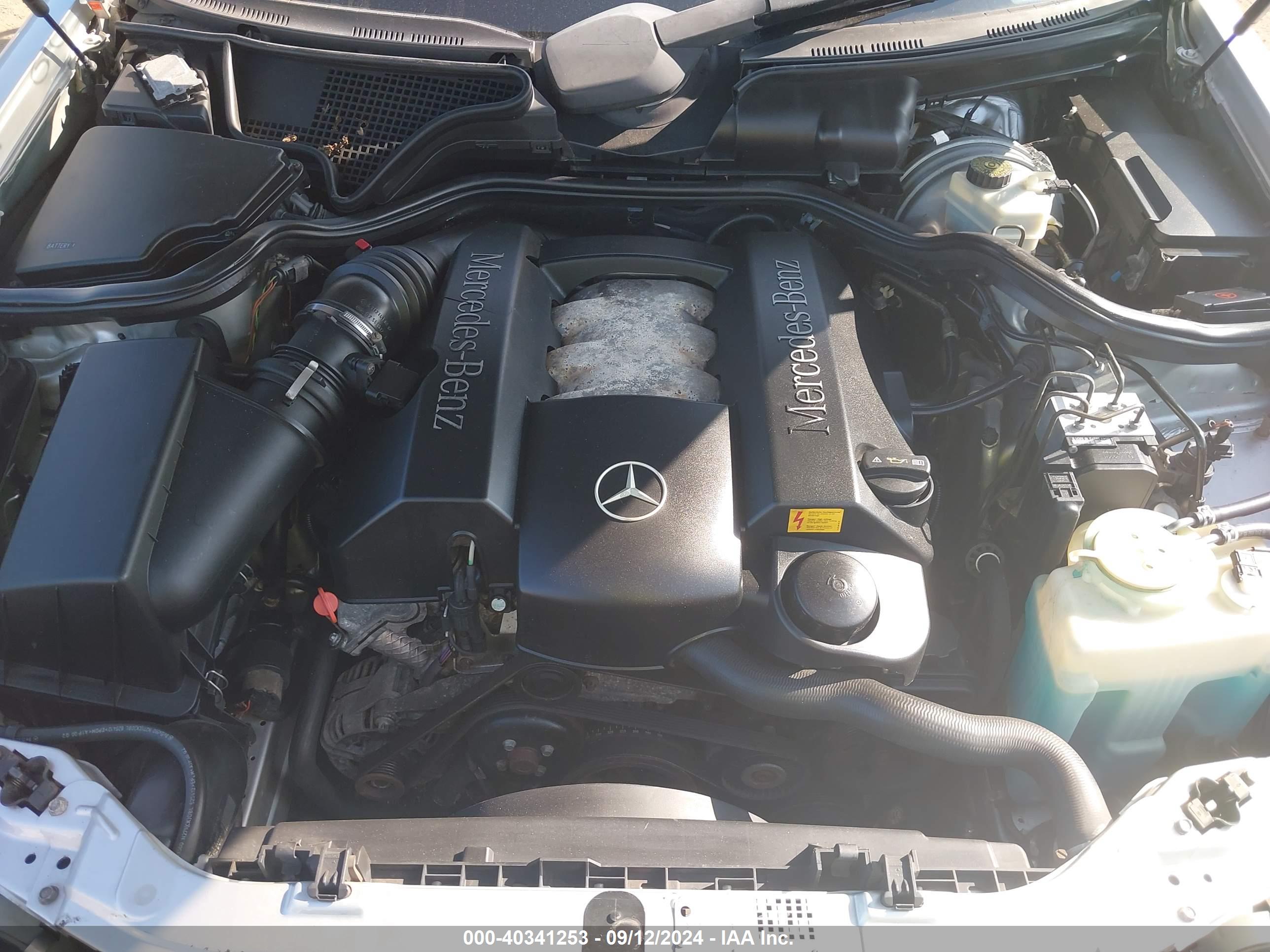 MERCEDES-BENZ E image 10