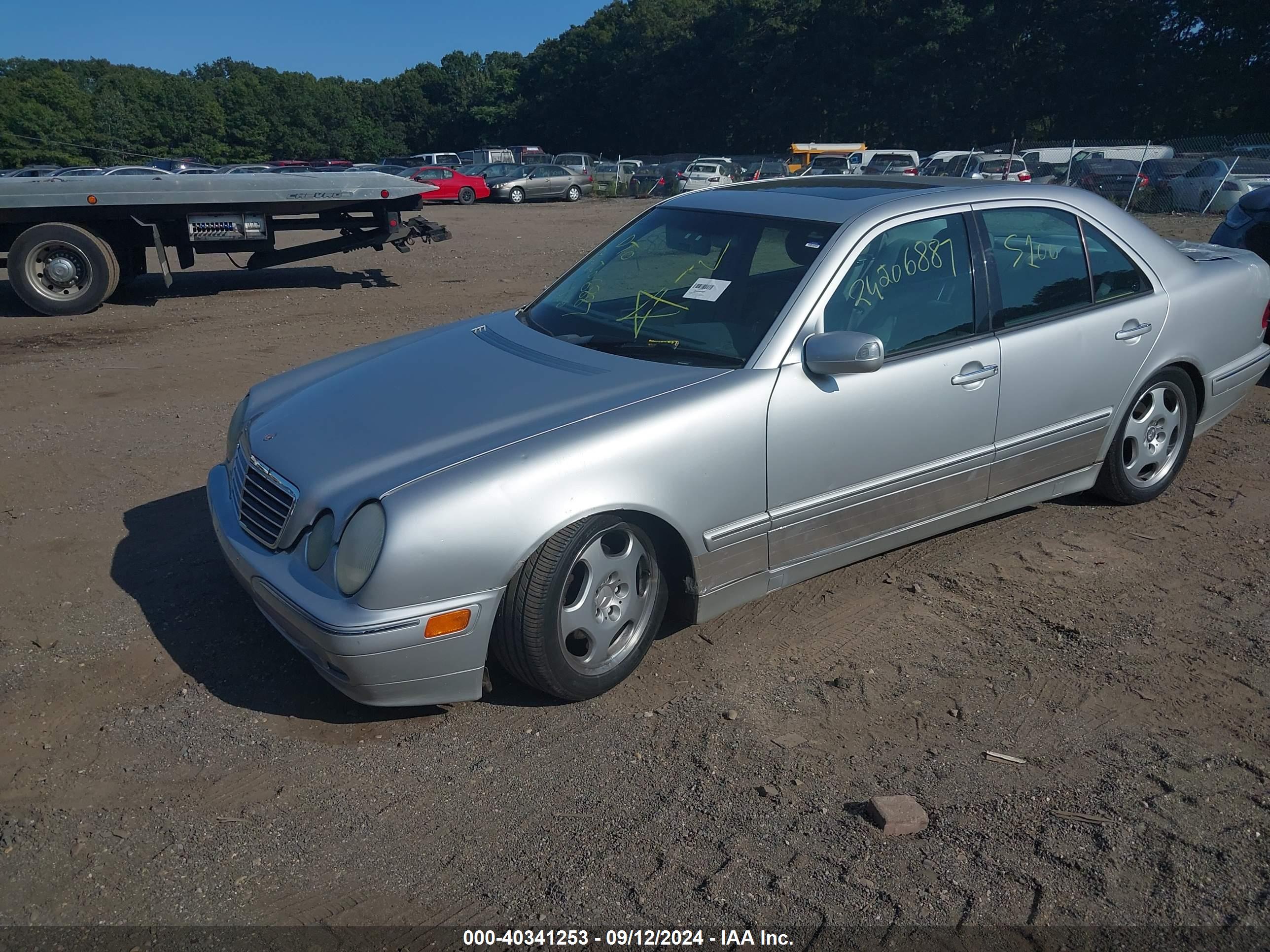 MERCEDES-BENZ E image 2