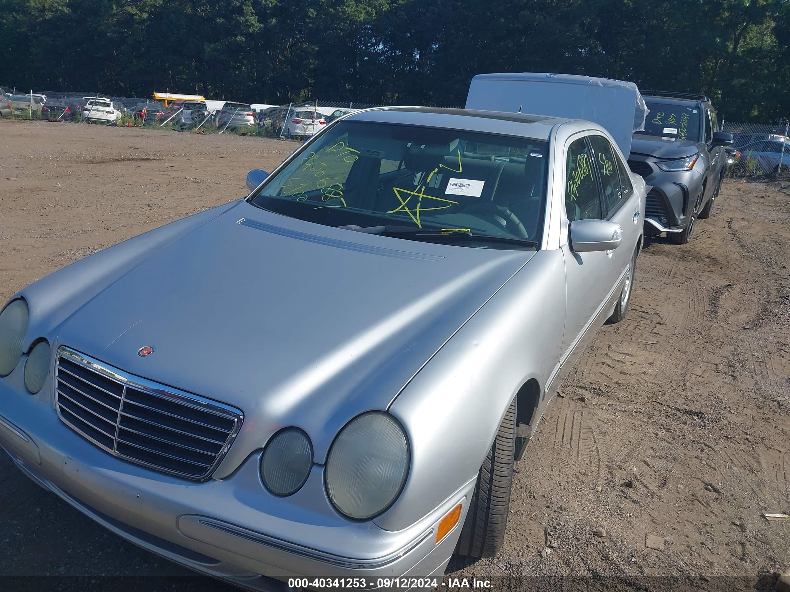 MERCEDES-BENZ E image 6
