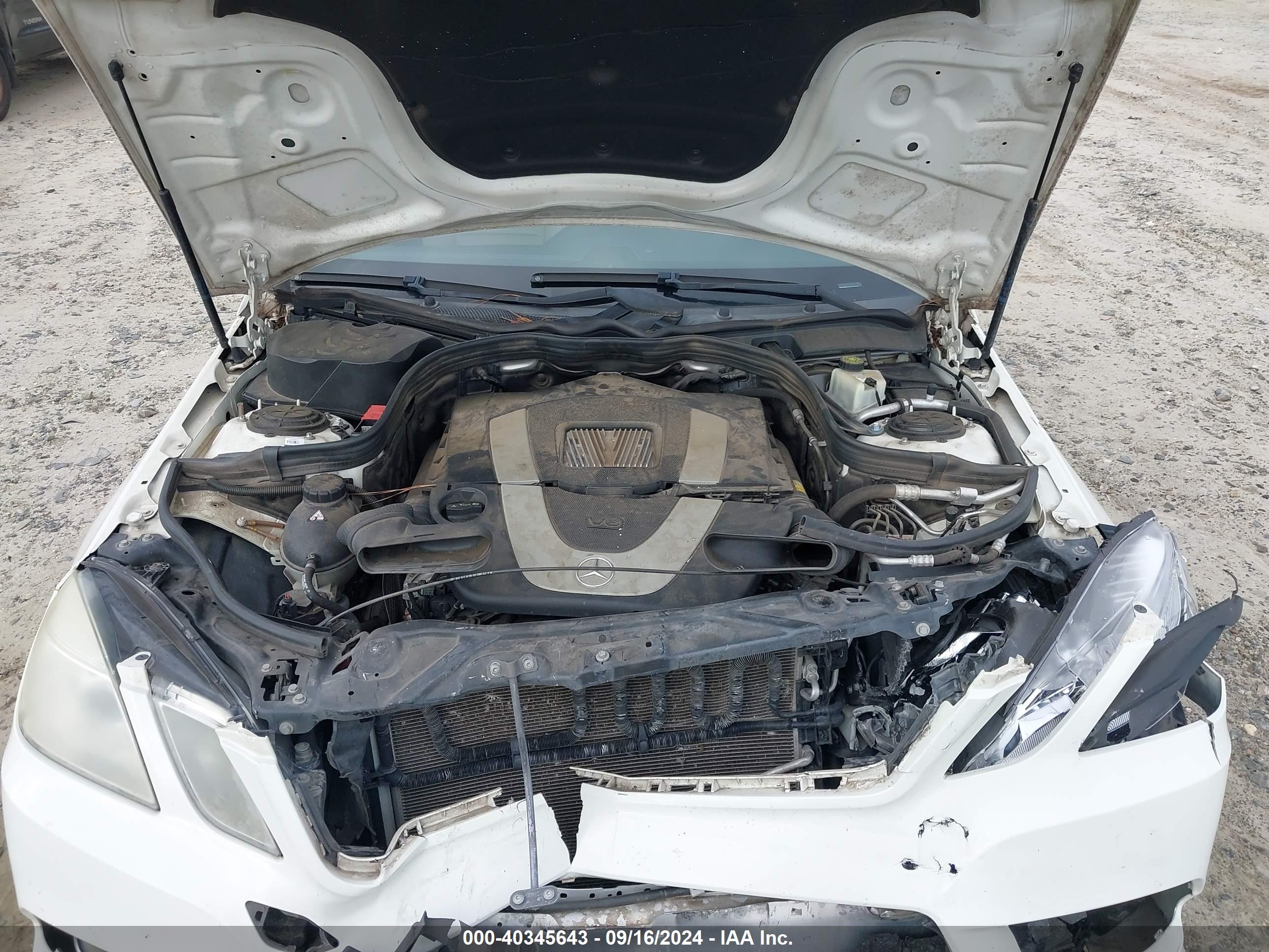 MERCEDES-BENZ E image 10