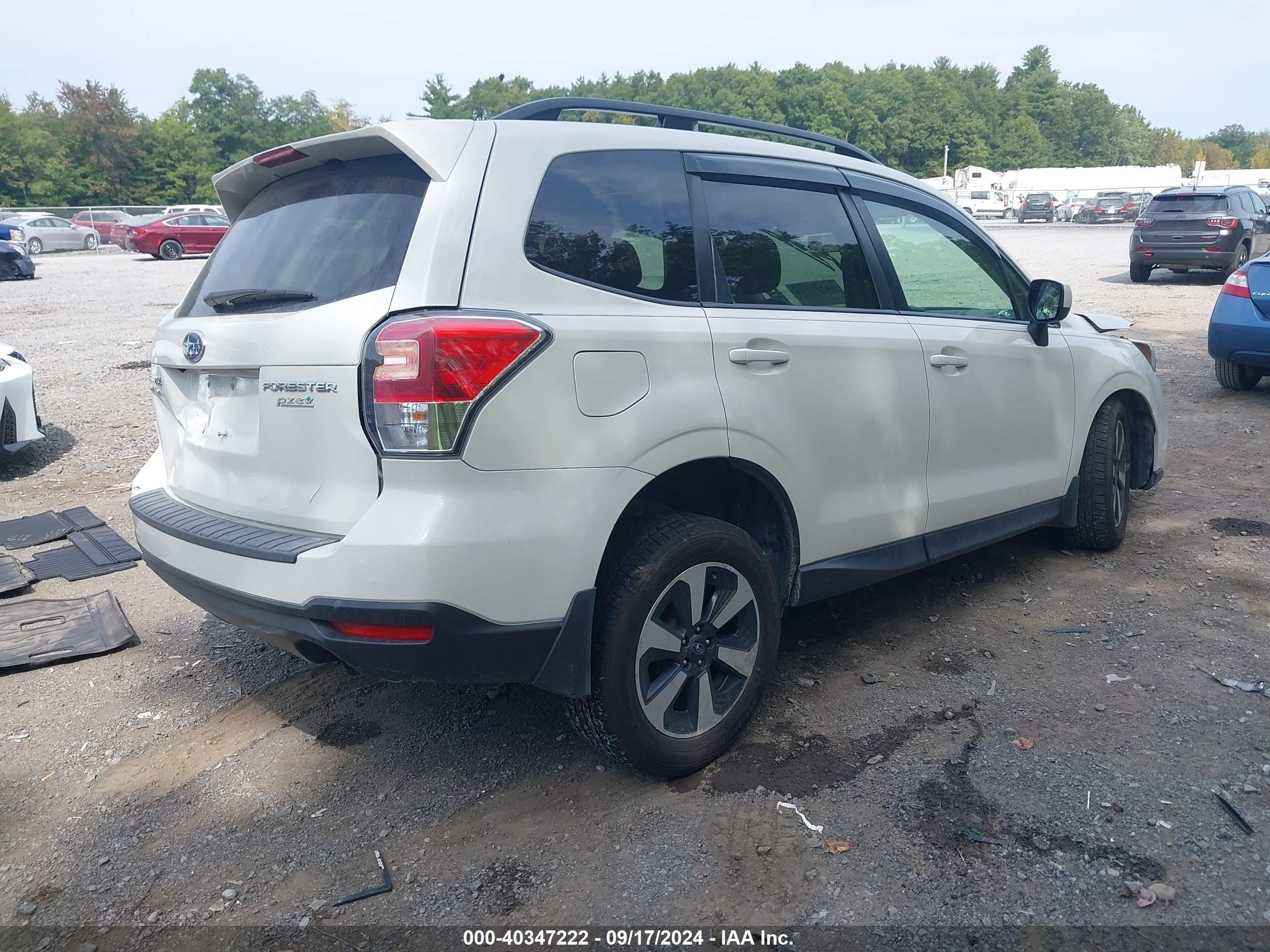 SUBARU FORESTER image 4