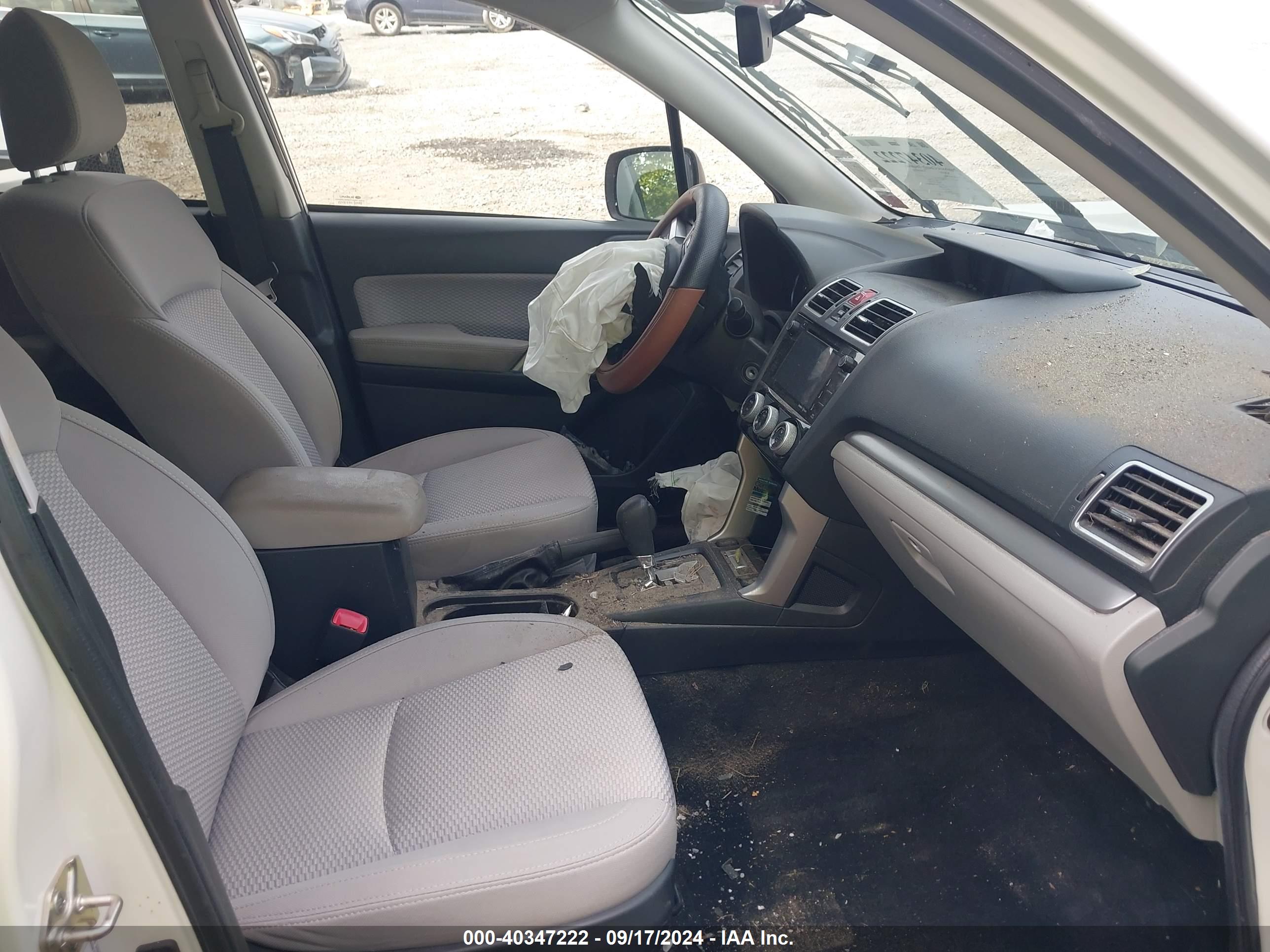 SUBARU FORESTER image 5