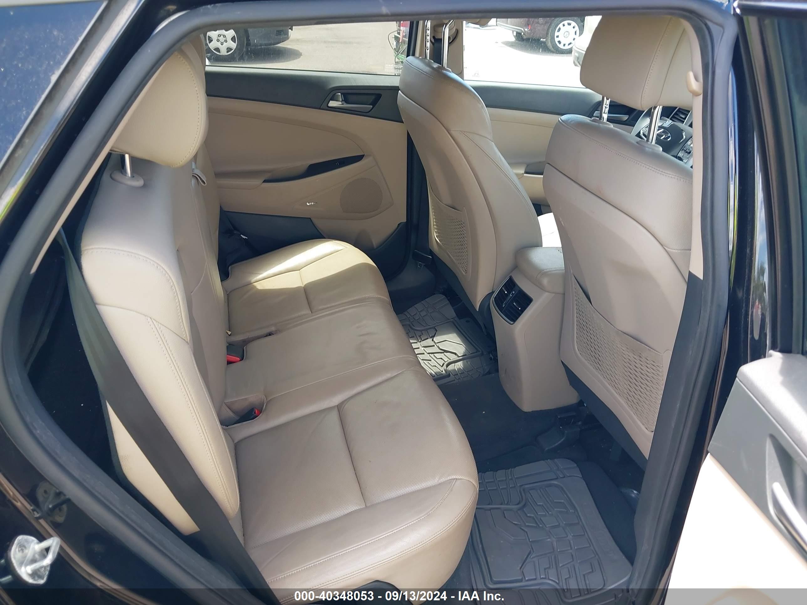 HYUNDAI TUCSON image 8