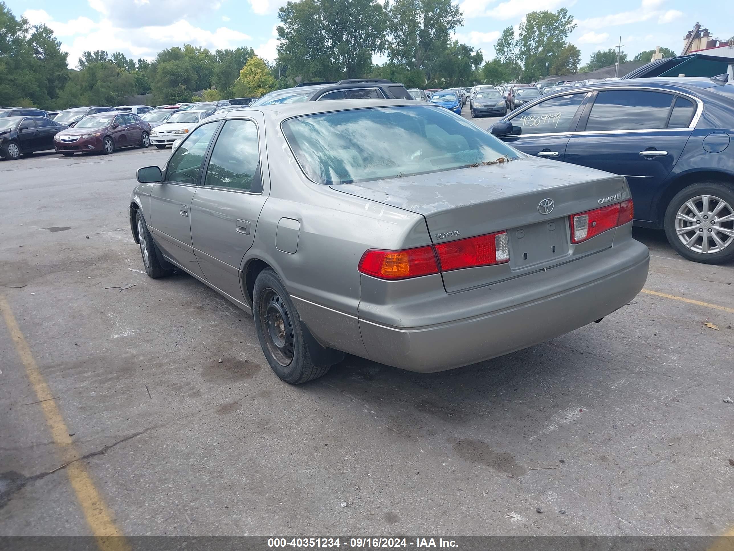 TOYOTA CAMRY image 3