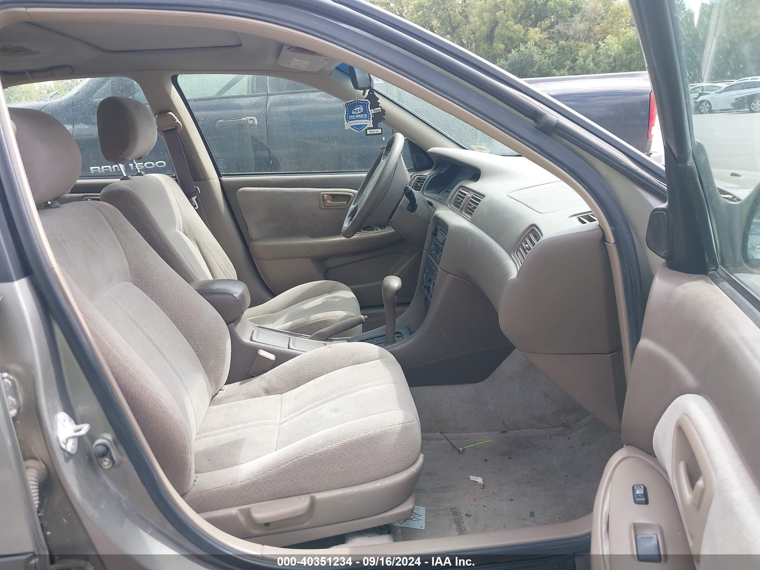 TOYOTA CAMRY image 5